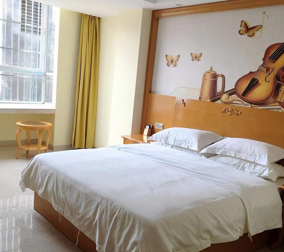 Bincheng Hotel (Dongxing National Gate Scenic Area Port) 2*