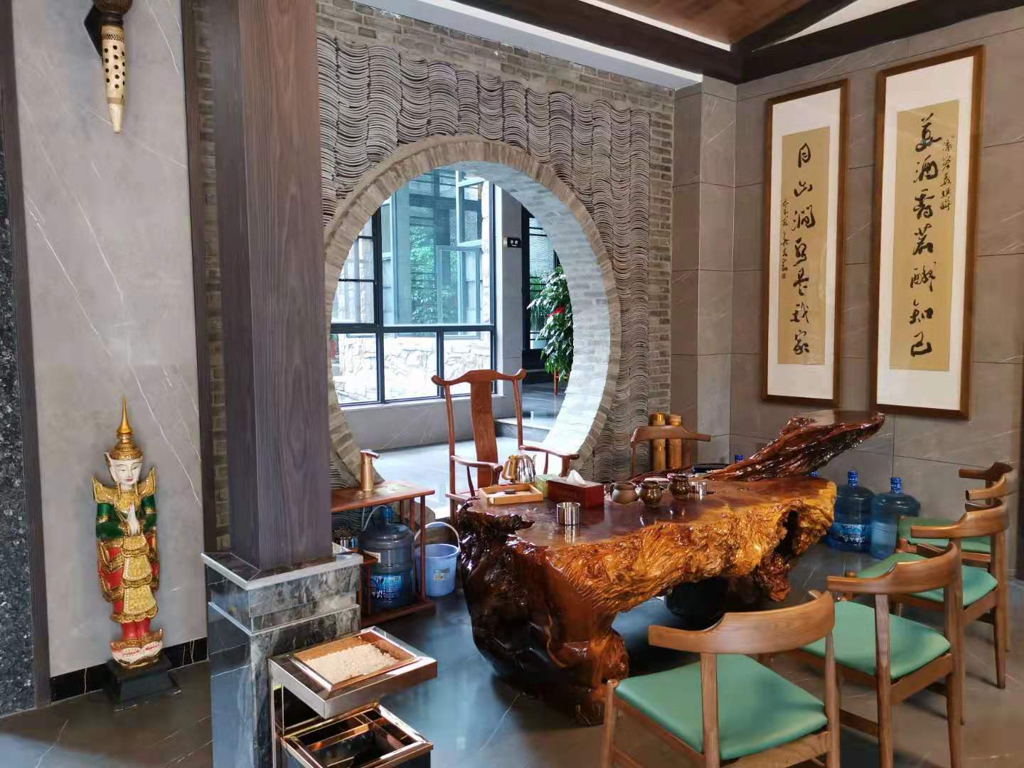 Qianxi Light Luxury Holiday Hotel 2*