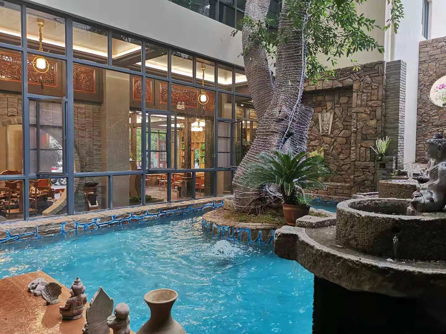 Qianxi Light Luxury Holiday Hotel 2*