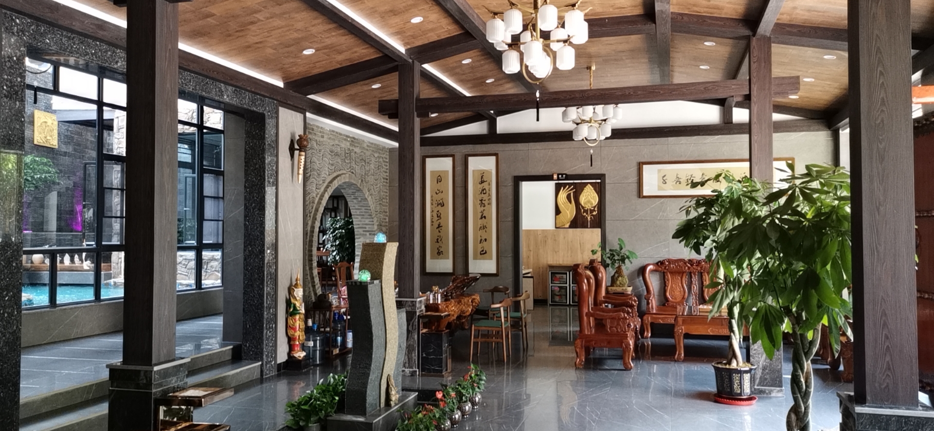 Qianxi Light Luxury Holiday Hotel 2*