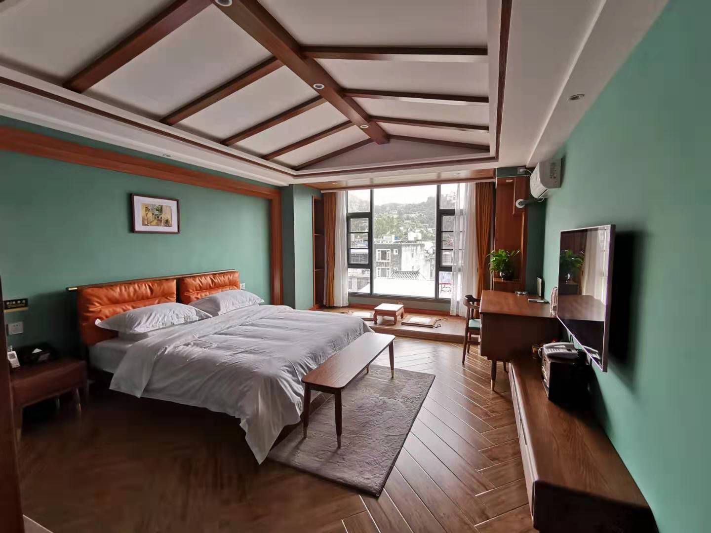 Qianxi Light Luxury Holiday Hotel 2*