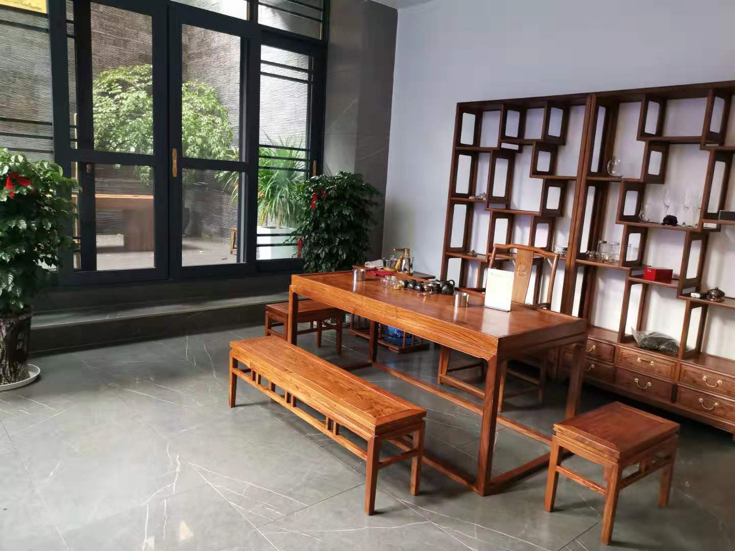 Qianxi Light Luxury Holiday Hotel 2*