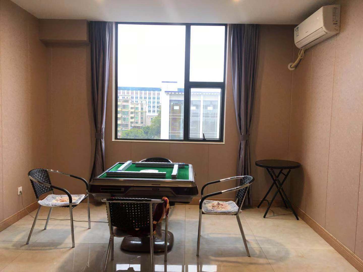 Fuxiang Holiday Hotel 2*