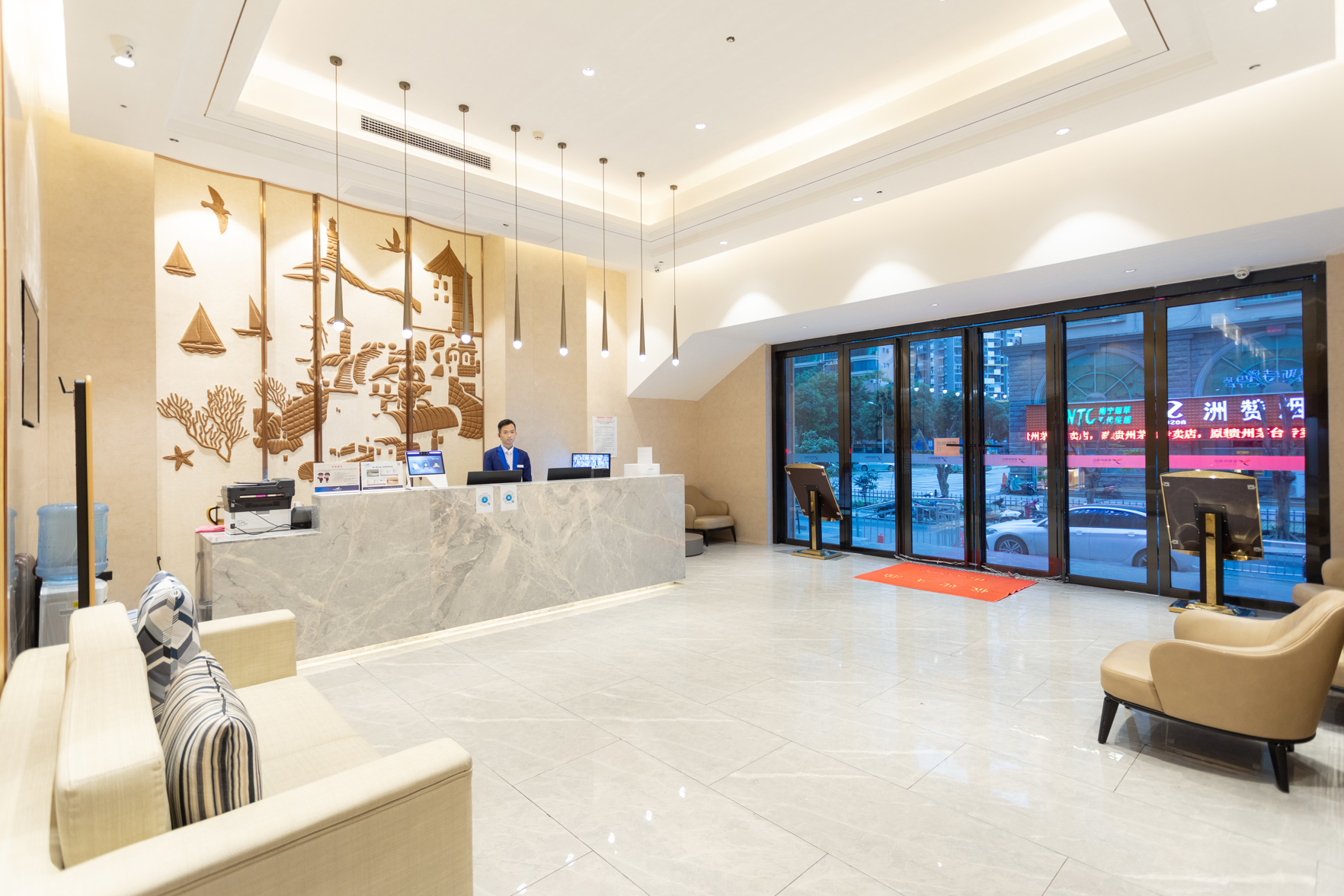 Yeste Hotel (Nanning Jinhu Square Metro Station) 3*