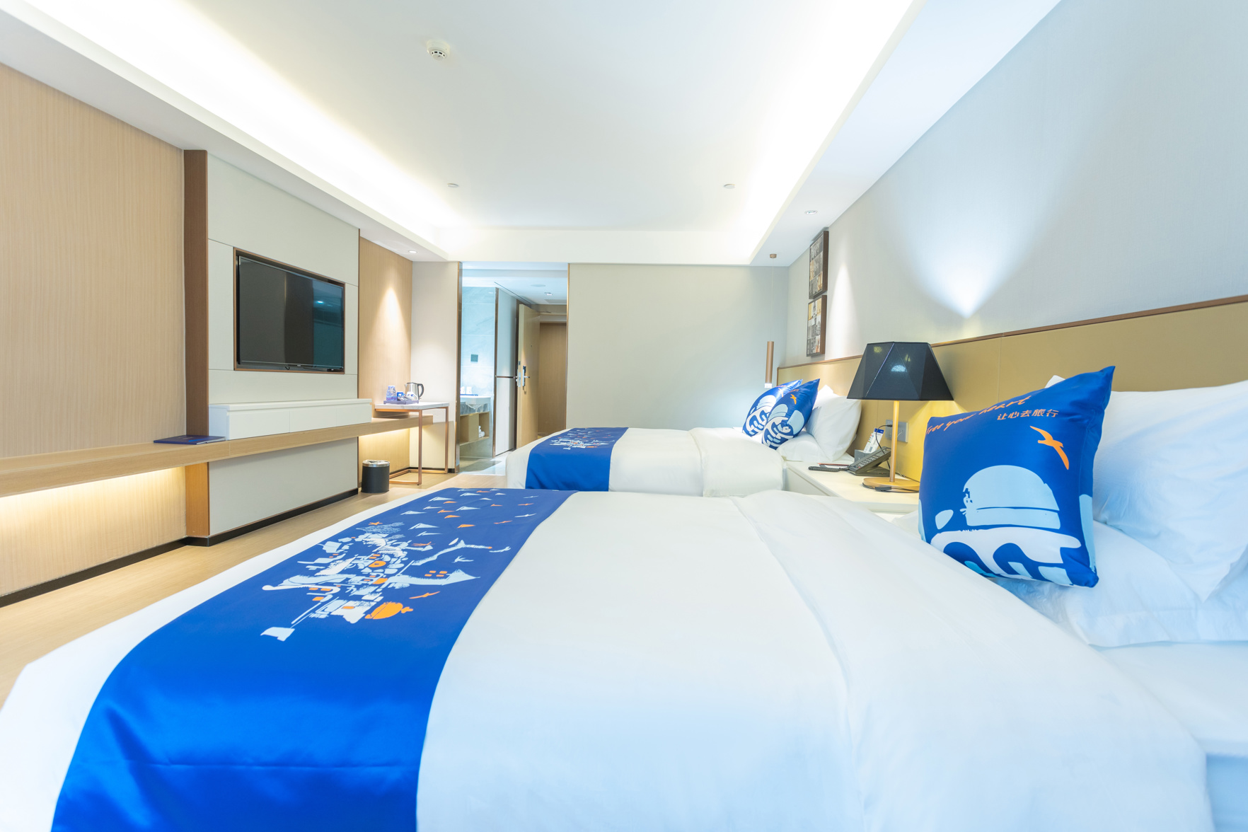 Yeste Hotel (Nanning Jinhu Square Metro Station) 3*