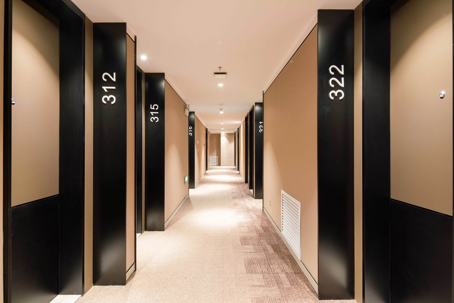 Homeinn Plus Hotel (Shenyang Santai Subway Station Santai Wanxianghui) 3*