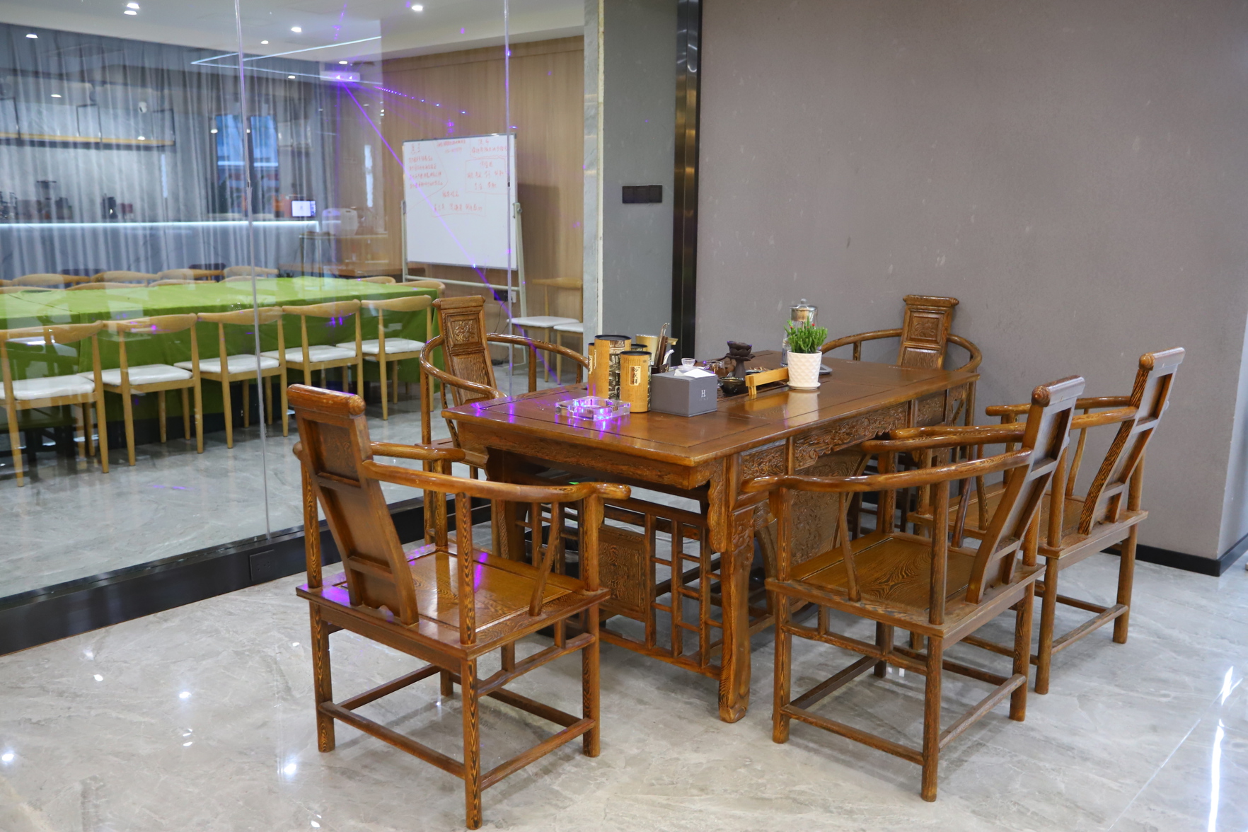 GtEL (Qingdao CBD Wanda Plaza Dunhua Road Metro Station) 3*