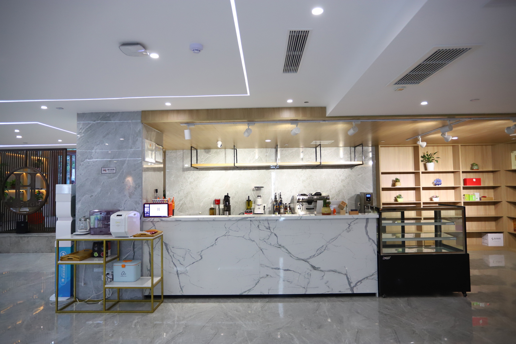 GtEL (Qingdao CBD Wanda Plaza Dunhua Road Metro Station) 3*
