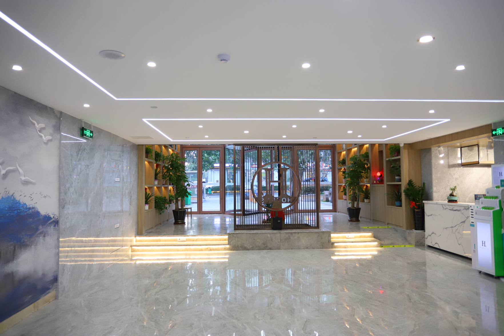 GtEL (Qingdao CBD Wanda Plaza Dunhua Road Metro Station) 3*