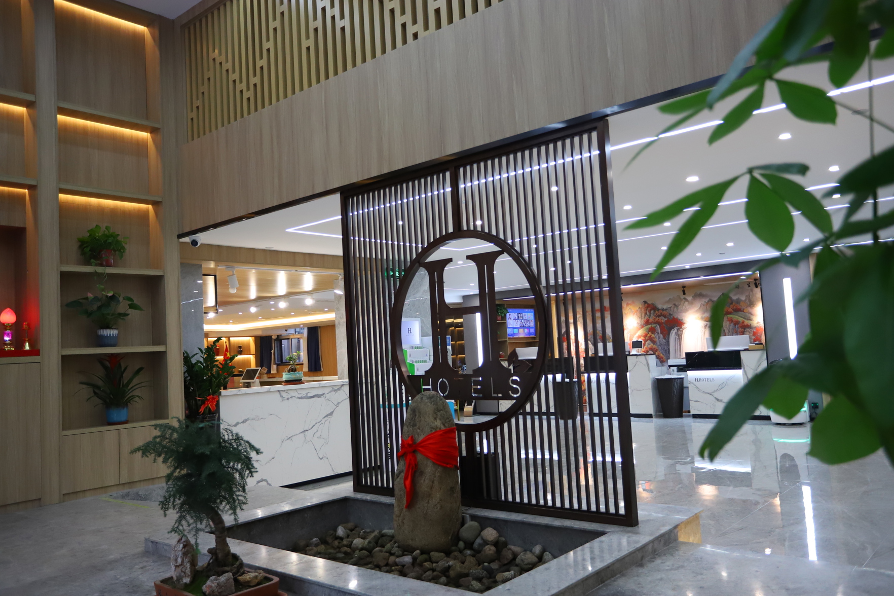 GtEL (Qingdao CBD Wanda Plaza Dunhua Road Metro Station) 3*