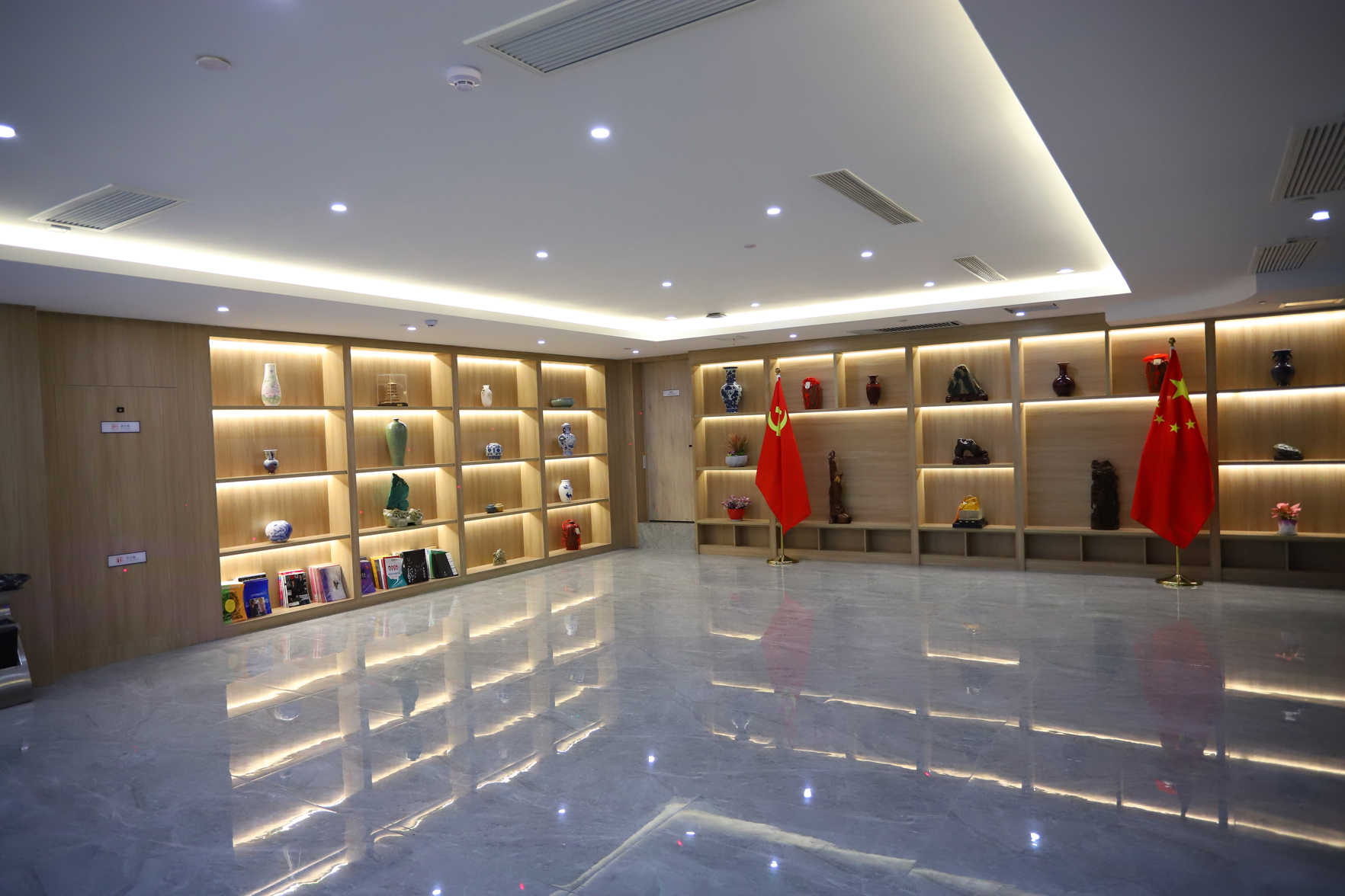 GtEL (Qingdao CBD Wanda Plaza Dunhua Road Metro Station) 3*