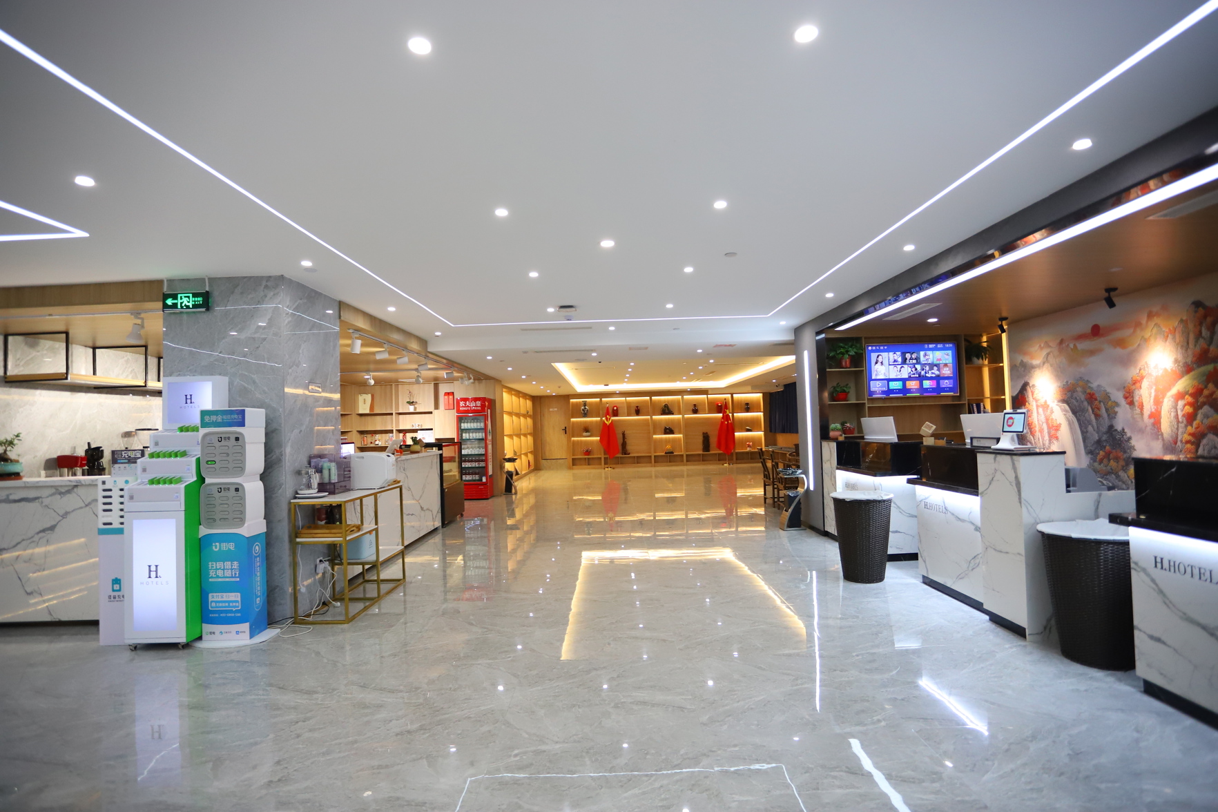 GtEL (Qingdao CBD Wanda Plaza Dunhua Road Metro Station) 3*