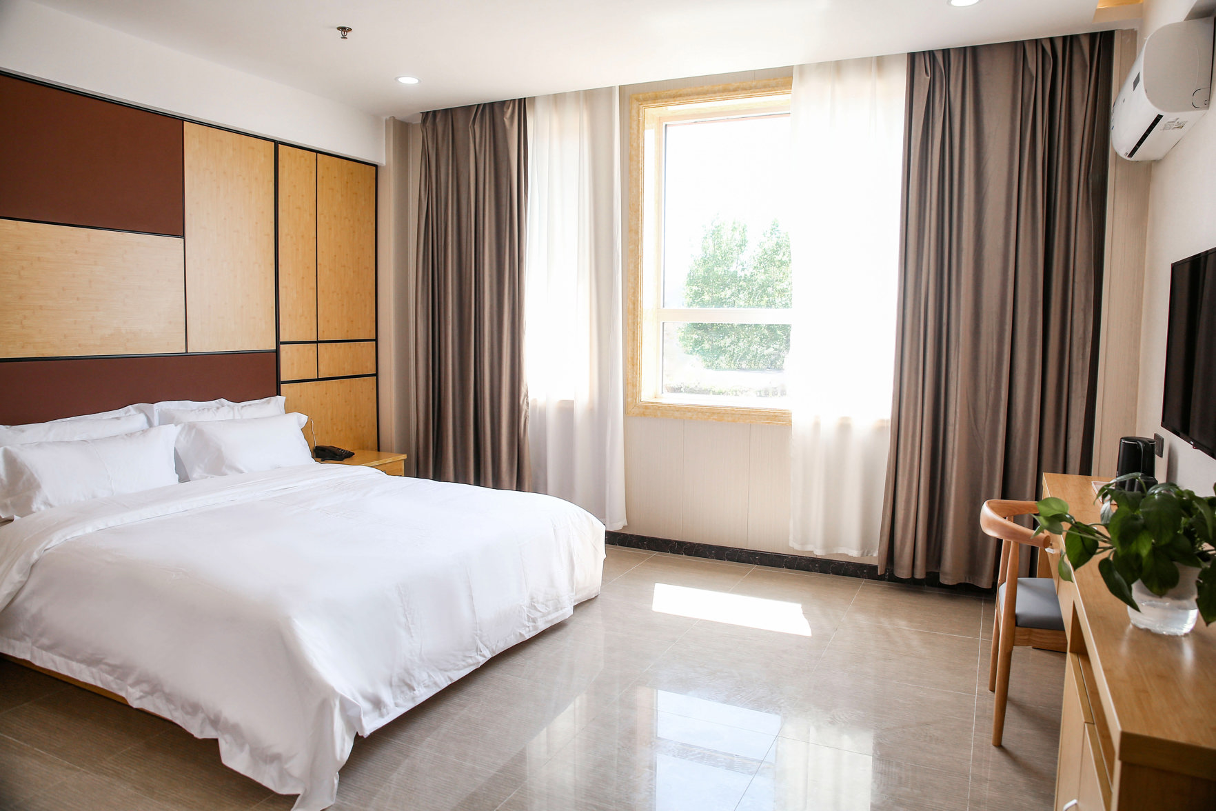 Homeinn Ripple Cloud Hotel (Changchun Longjia Airport Wuzhou Avenue) 2*