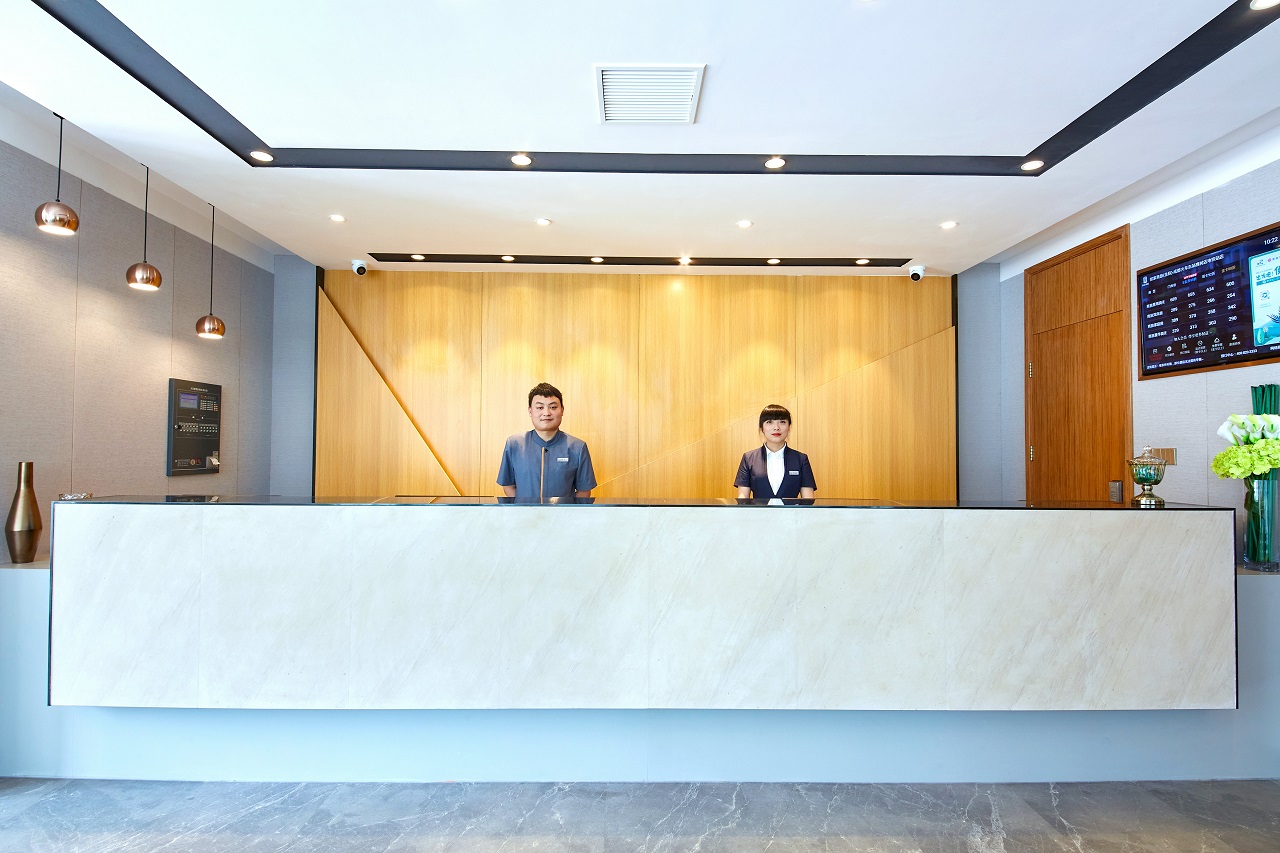 Homeinn Selected Hotel (Chengdu East Railway Station Huaishudian Subway Station) 3*