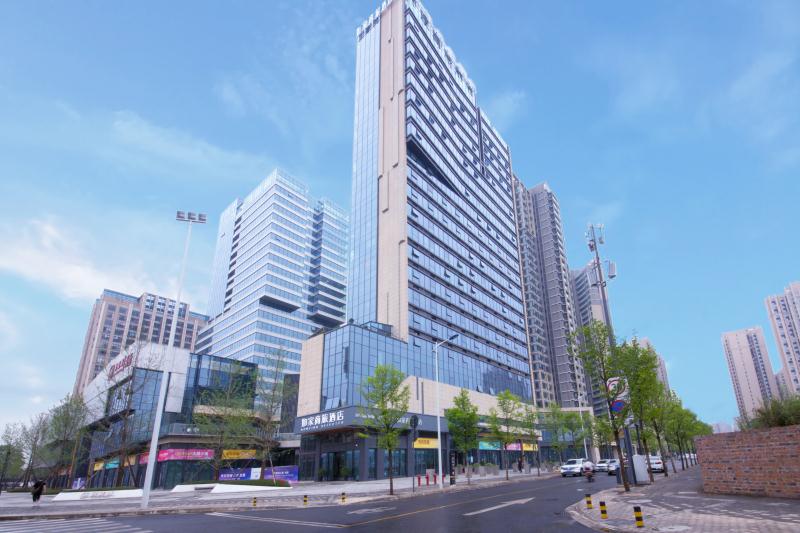 Homeinn Selected Hotel (Chengdu East Railway Station Huaishudian Subway Station) 3*