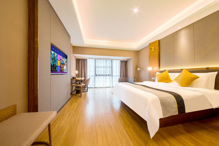 Homeinn Selected Hotel (Chengdu East Railway Station Huaishudian Subway Station) 3*