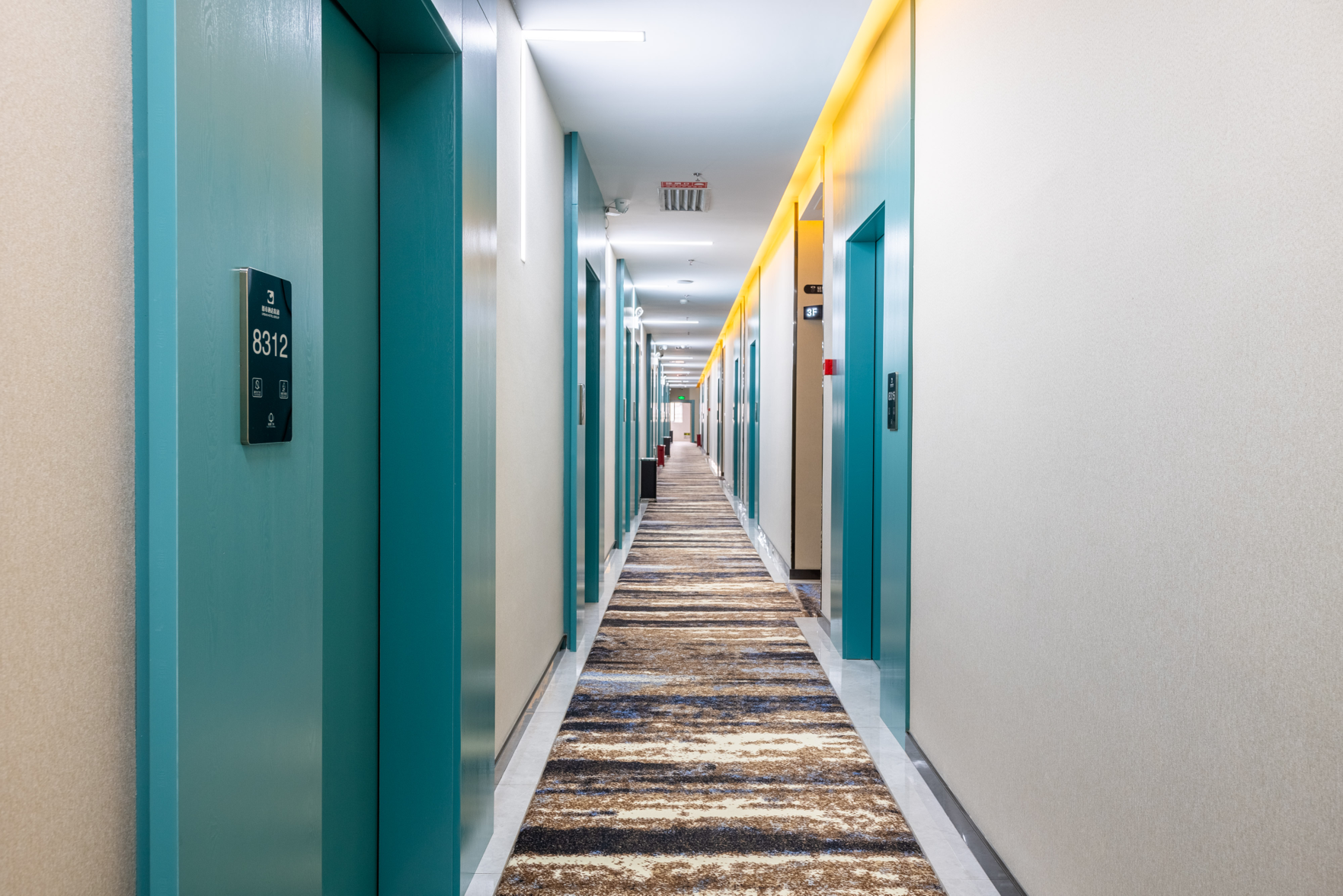 City Garden Hotel (Xifeng high speed railway station store) 2*