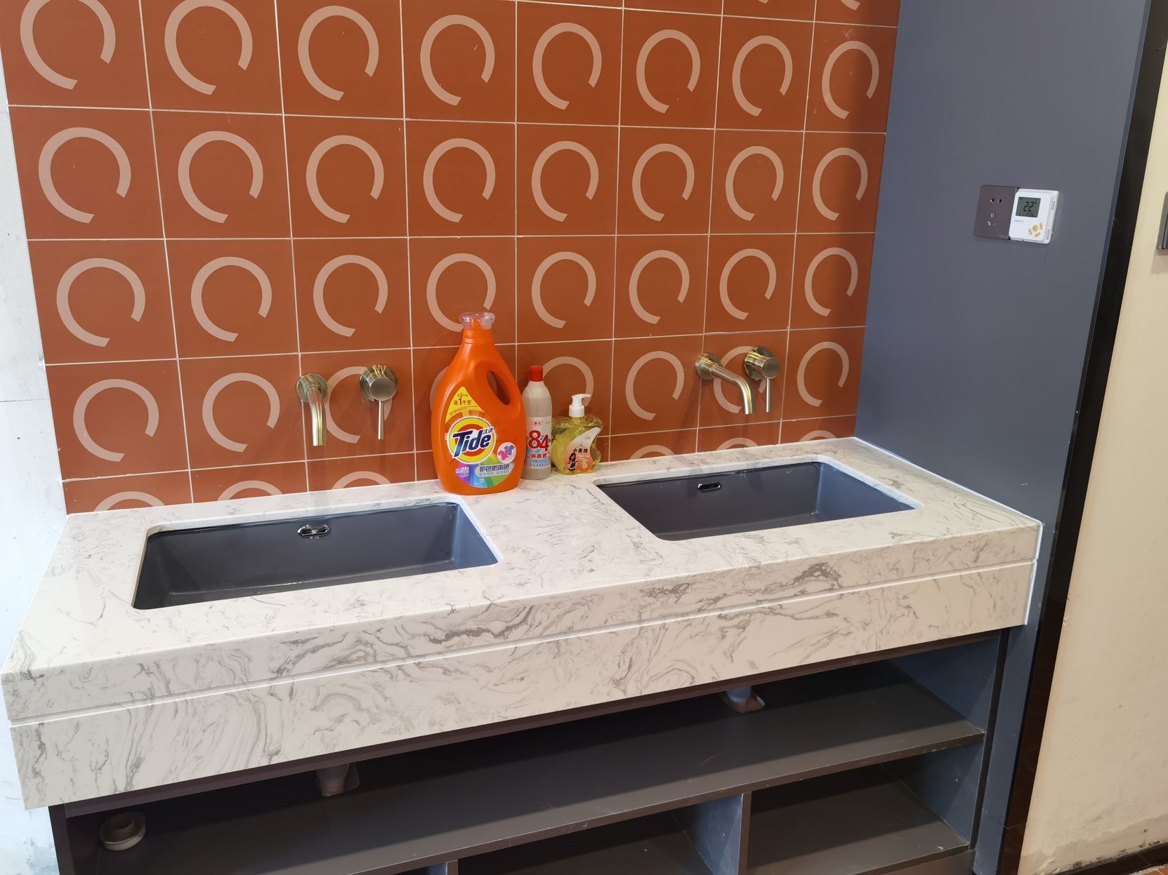 Zhuoxi Hotel 4*