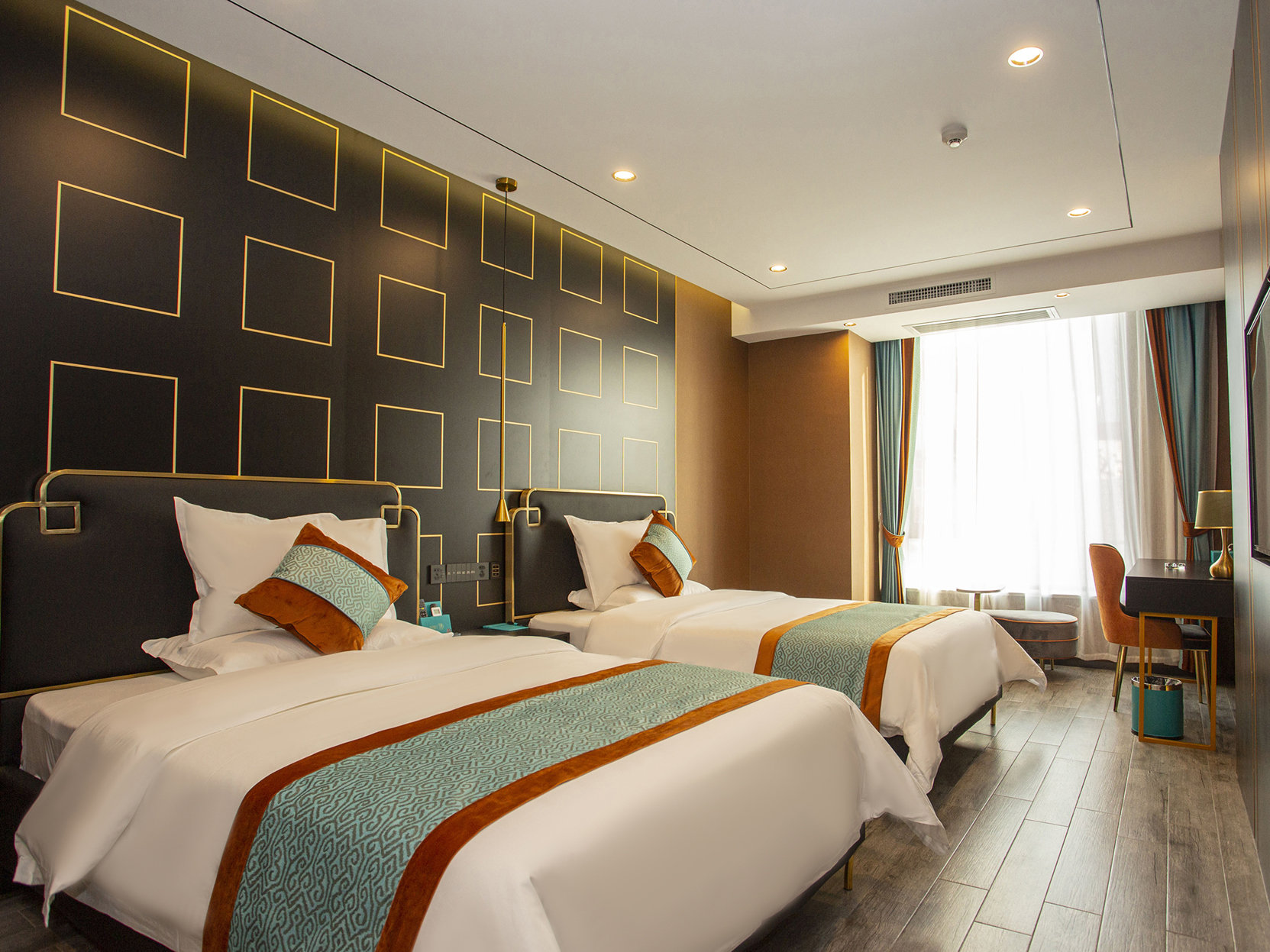 Zhuoxi Hotel 4*