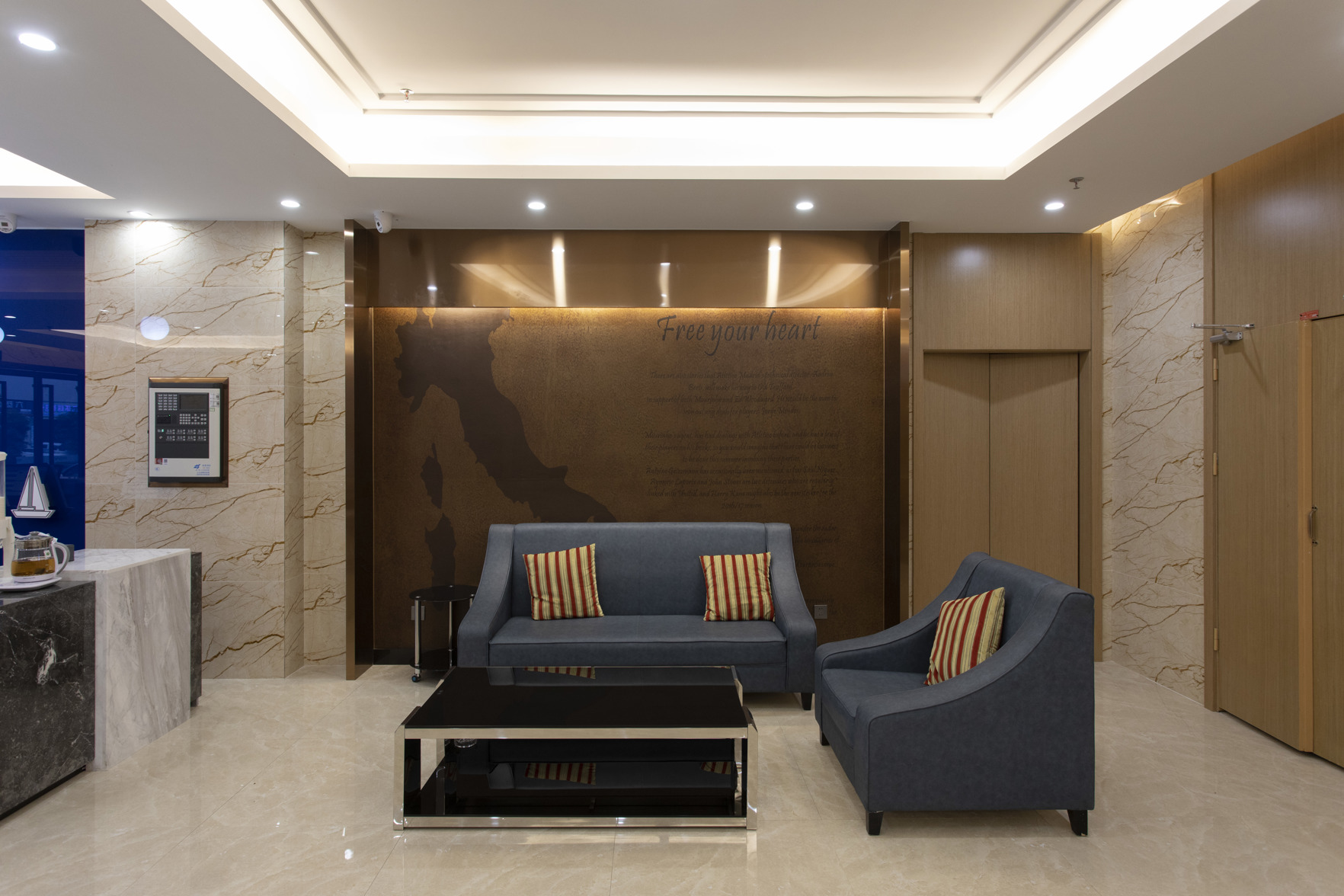 Yeste Hotel (Anji Passenger Station Xijin Metro Station) 3*