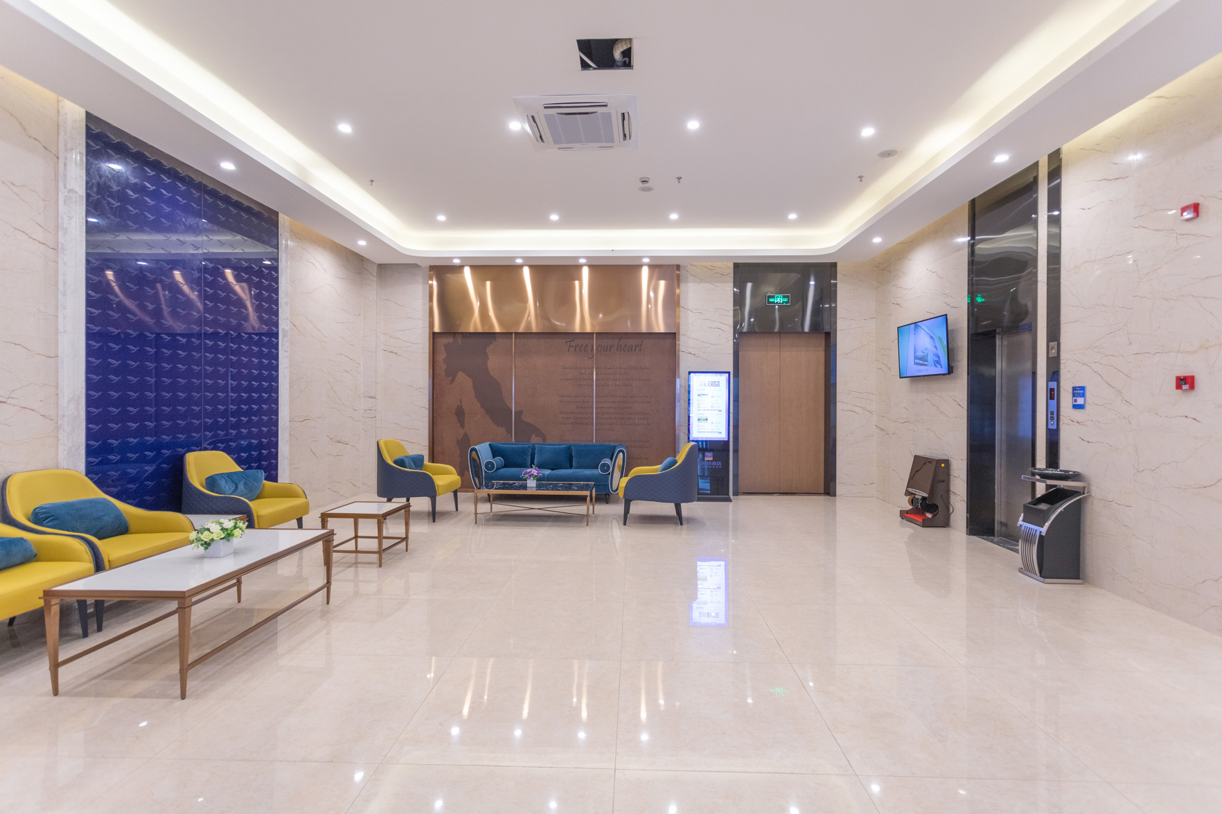 Yeste Hotel (Anji Passenger Station Xijin Metro Station) 3*