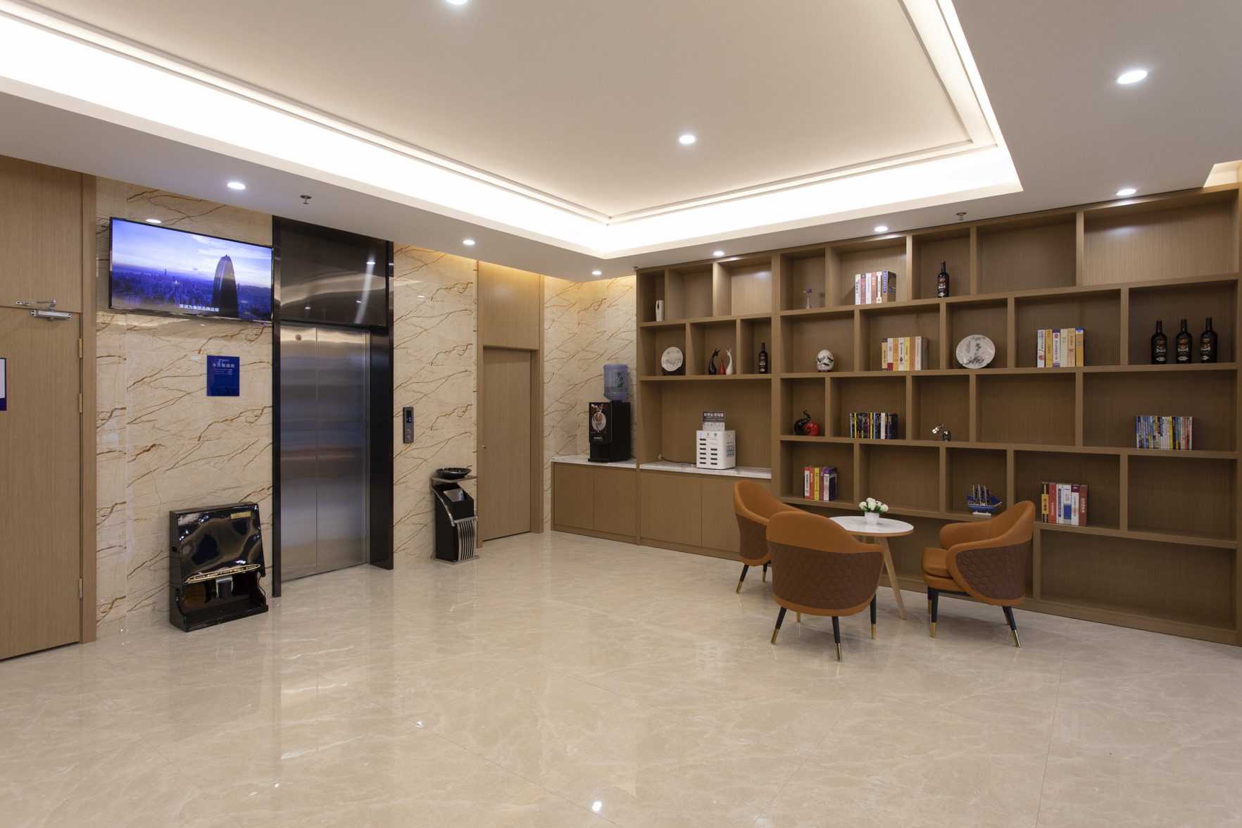 Yeste Hotel (Anji Passenger Station Xijin Metro Station) 3*