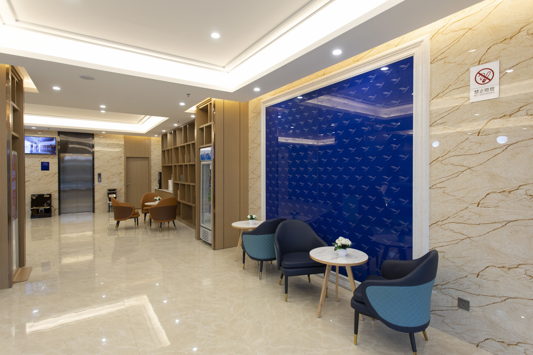 Yeste Hotel (Anji Passenger Station Xijin Metro Station) 3*
