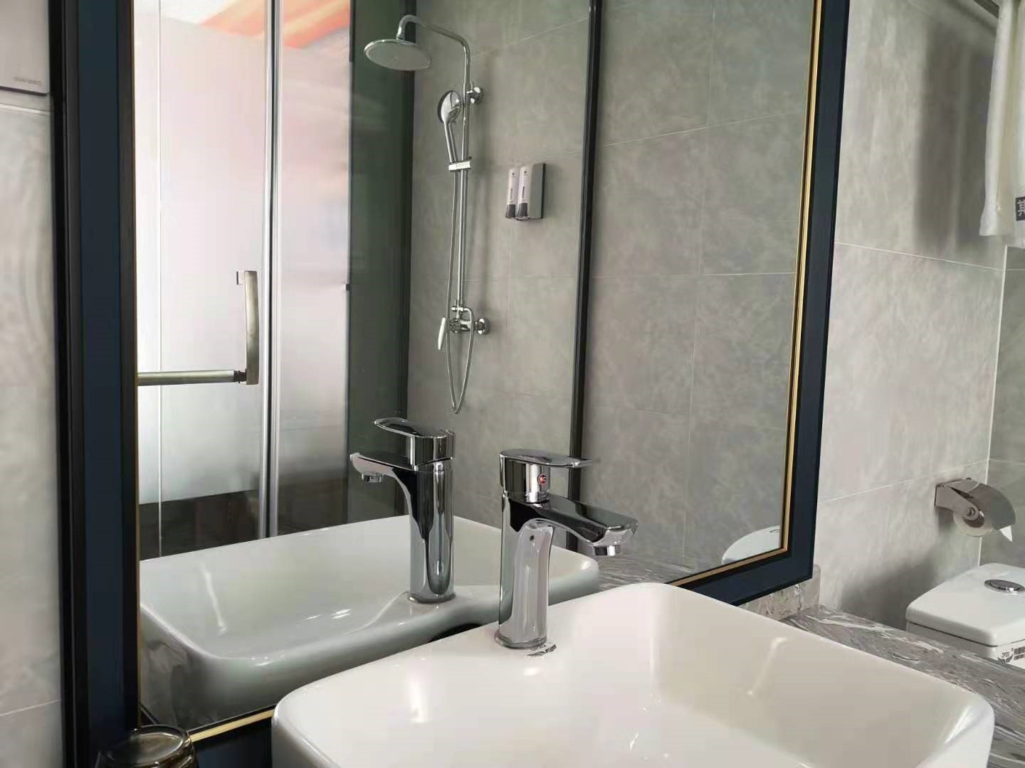 Yeste Hotel (Pingguo Cultural Park City Center) 3*