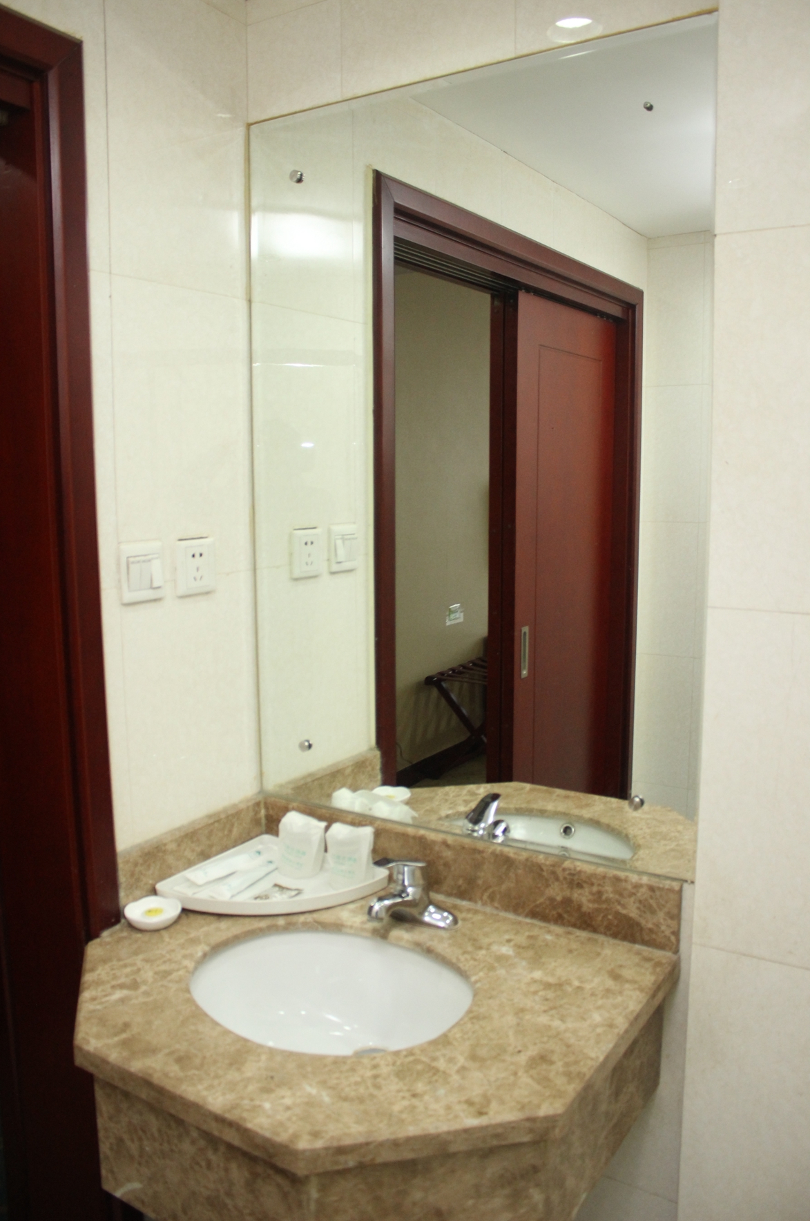 Homeinn Selected Hotel (Shenyang Tiexi Bei 2nd Rd Wanda Plaza) 3*