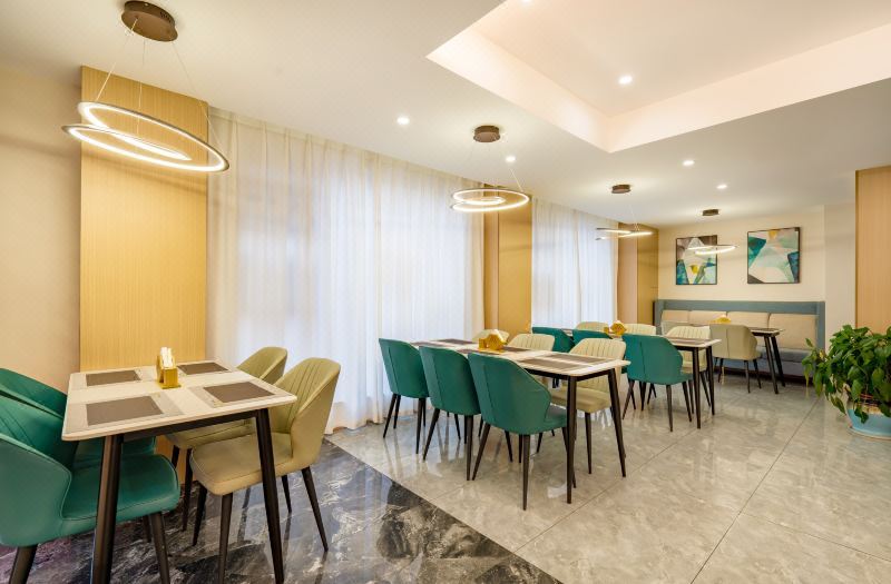 Homeinn Aifeel Hotel (Liyang Suning Plaza Ba Bai Ban) 3*