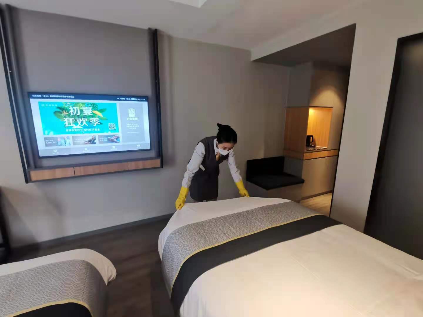 Homeinn Selected Hotel (Kunming New Luosiwan South Passenger Station) 3*