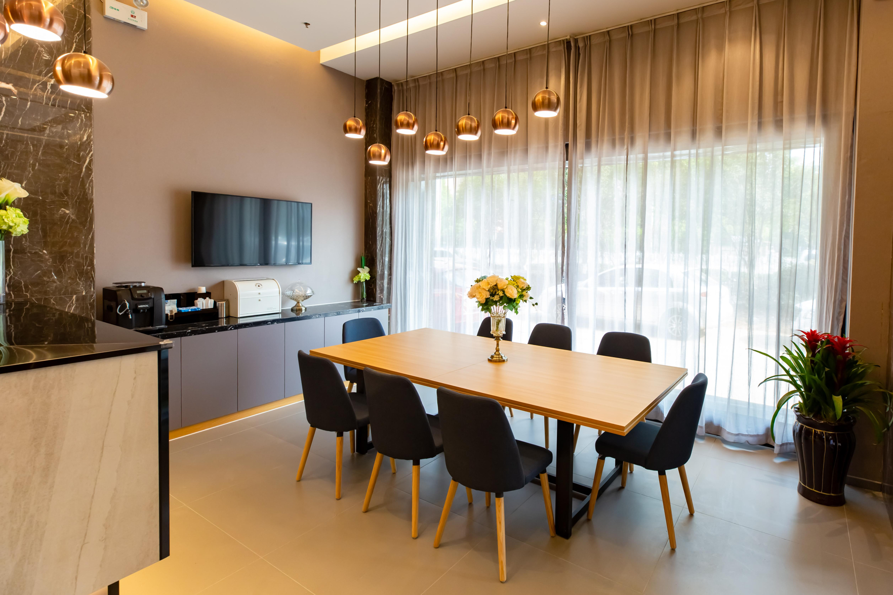 Homeinn Selected Hotel (Kunming New Luosiwan South Passenger Station) 3*