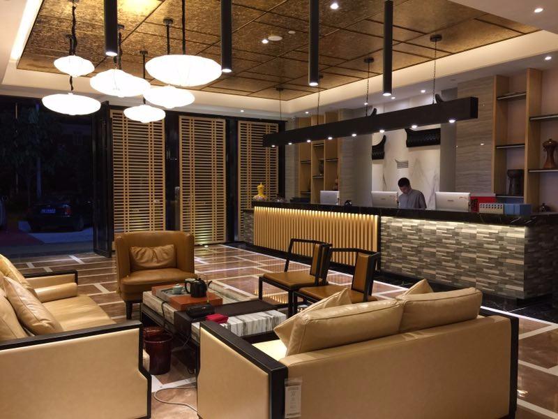 Qianjing Hotel (Xianhu Store, Nanning) 2*