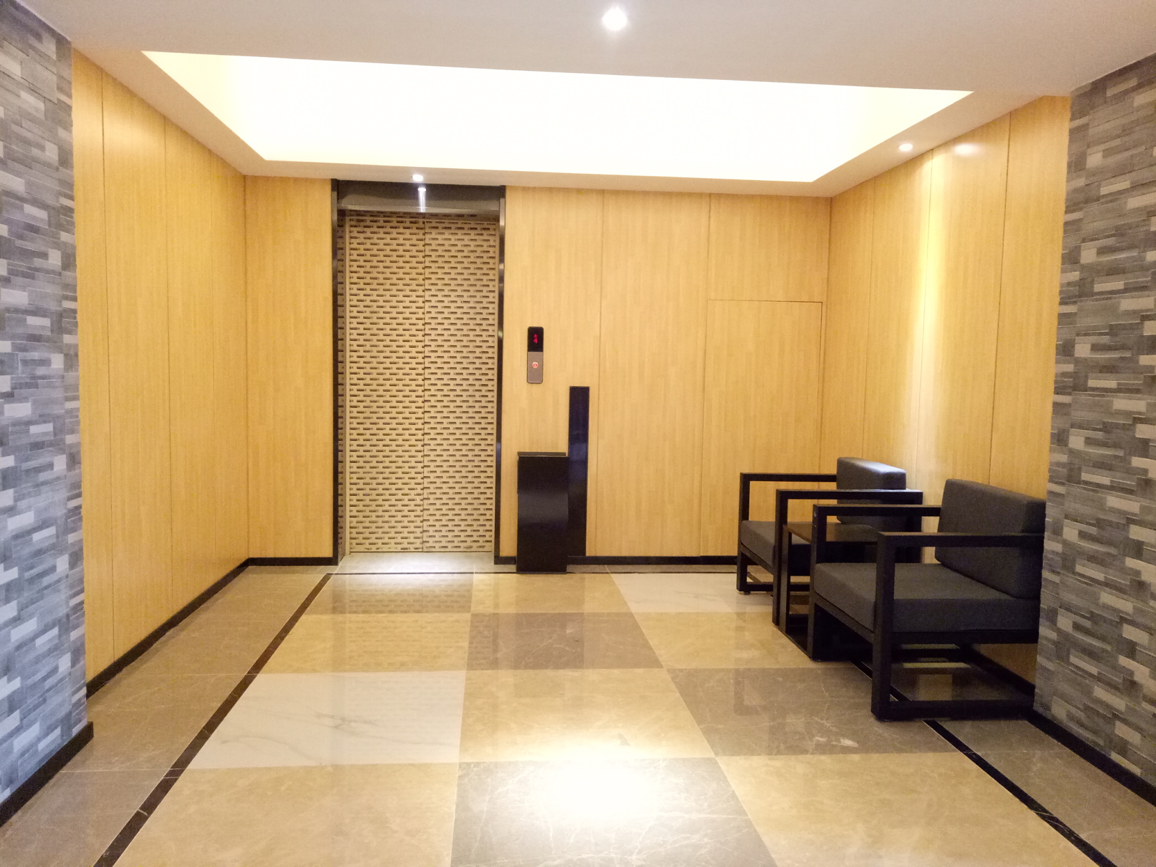 Qianjing Hotel (Xianhu Store, Nanning) 2*