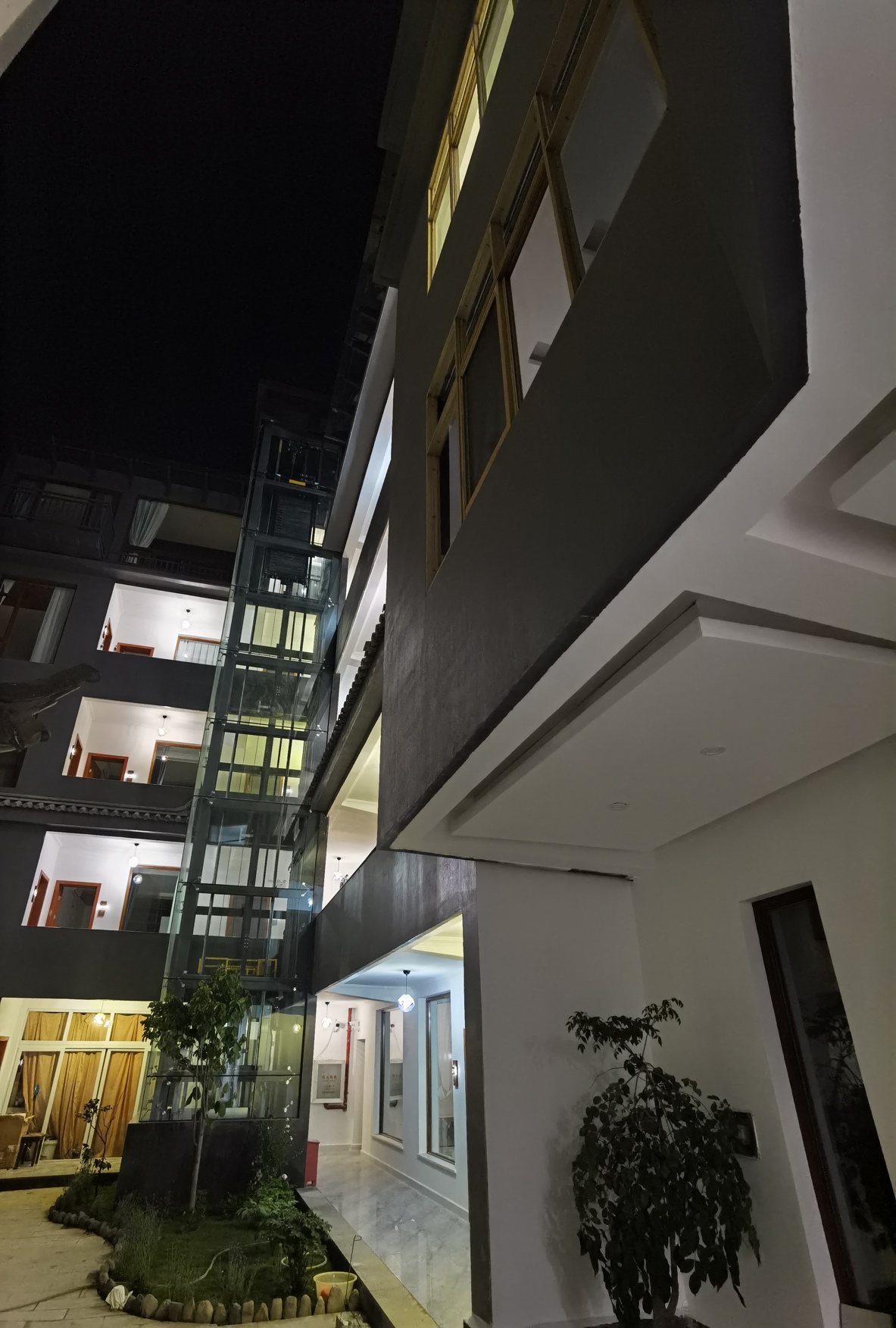 Dali Yuxuan Inn 2*