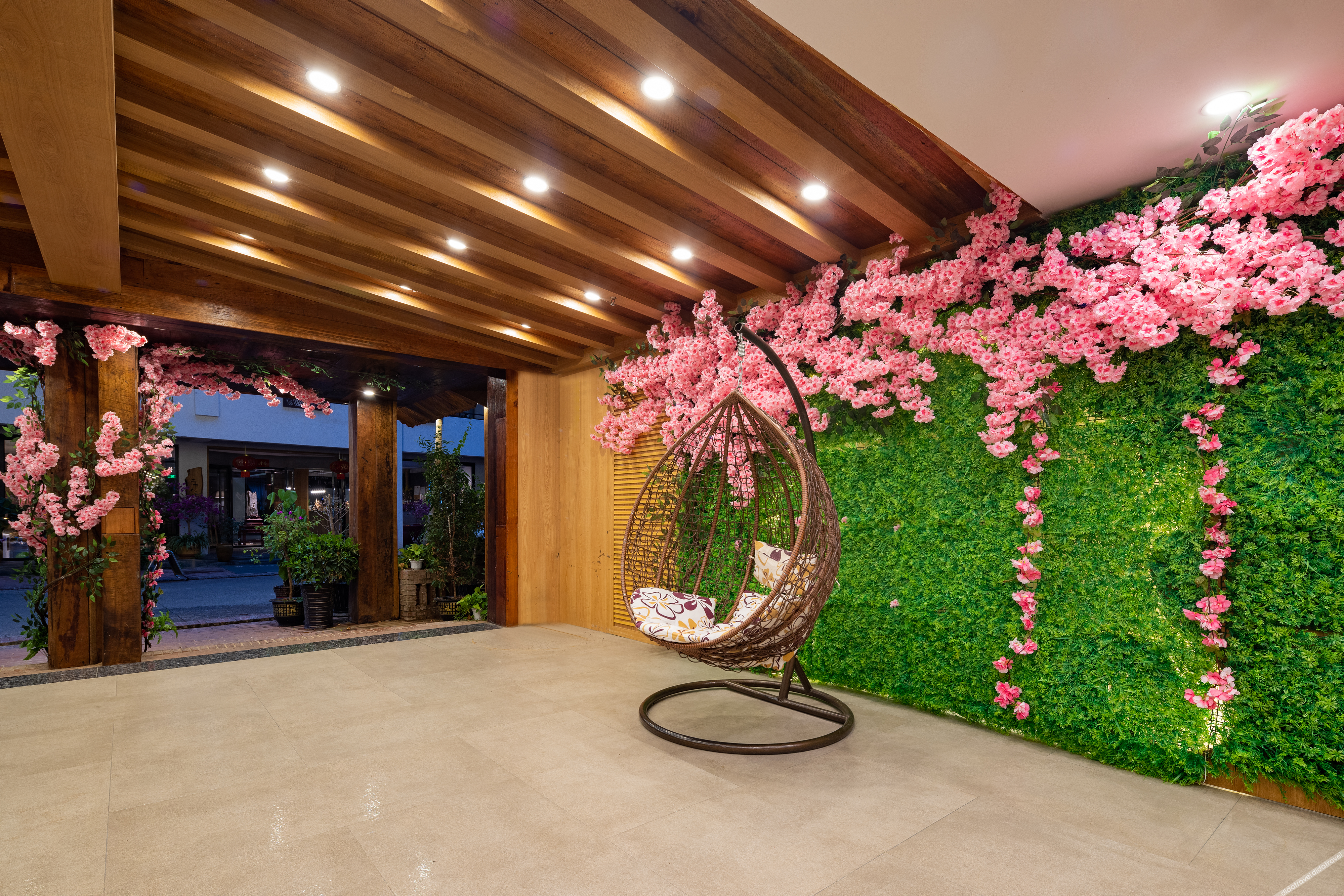 Xishuangbanna Flower Full court inn 3*