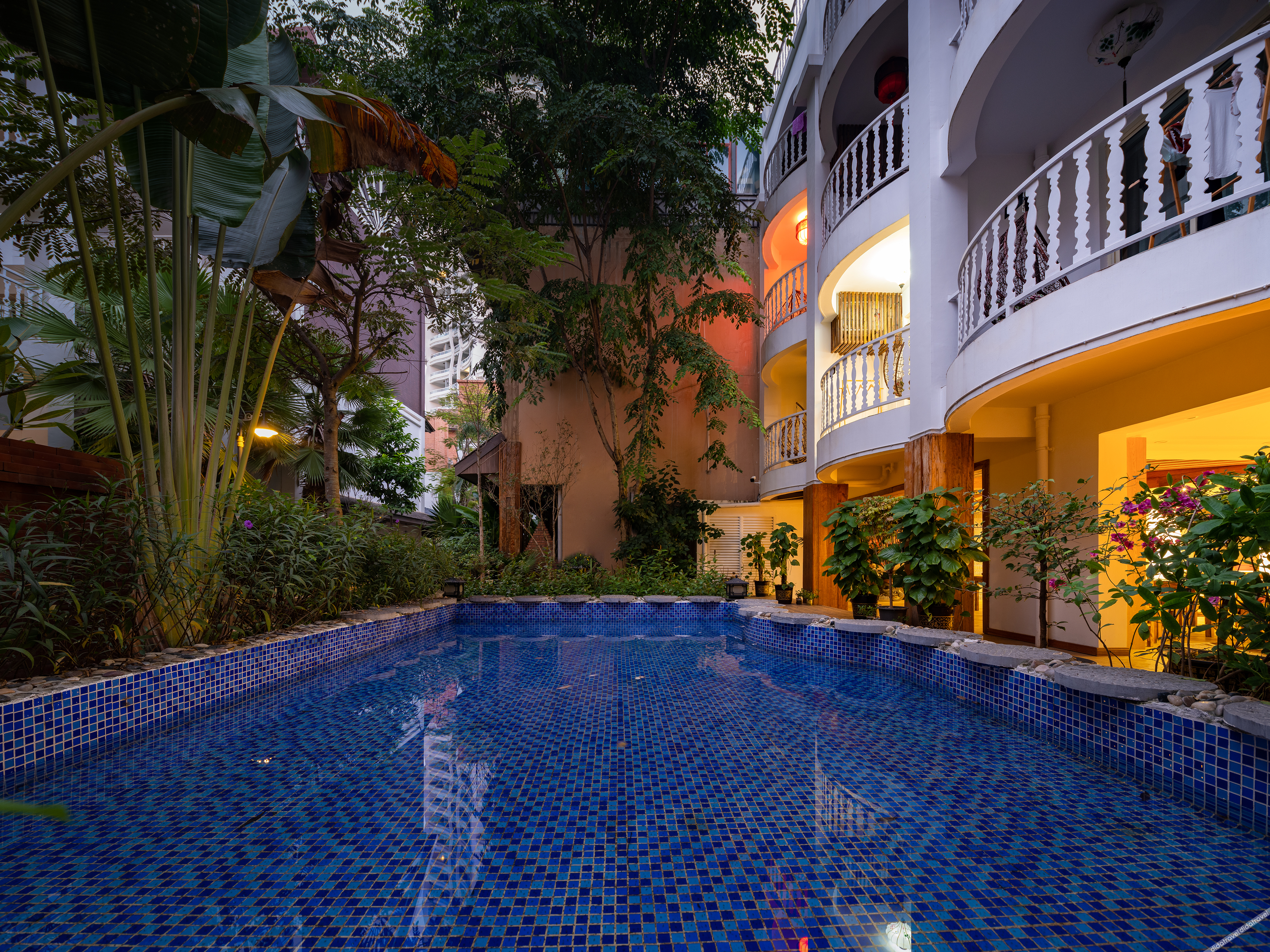 Xishuangbanna Flower Full court inn 3*
