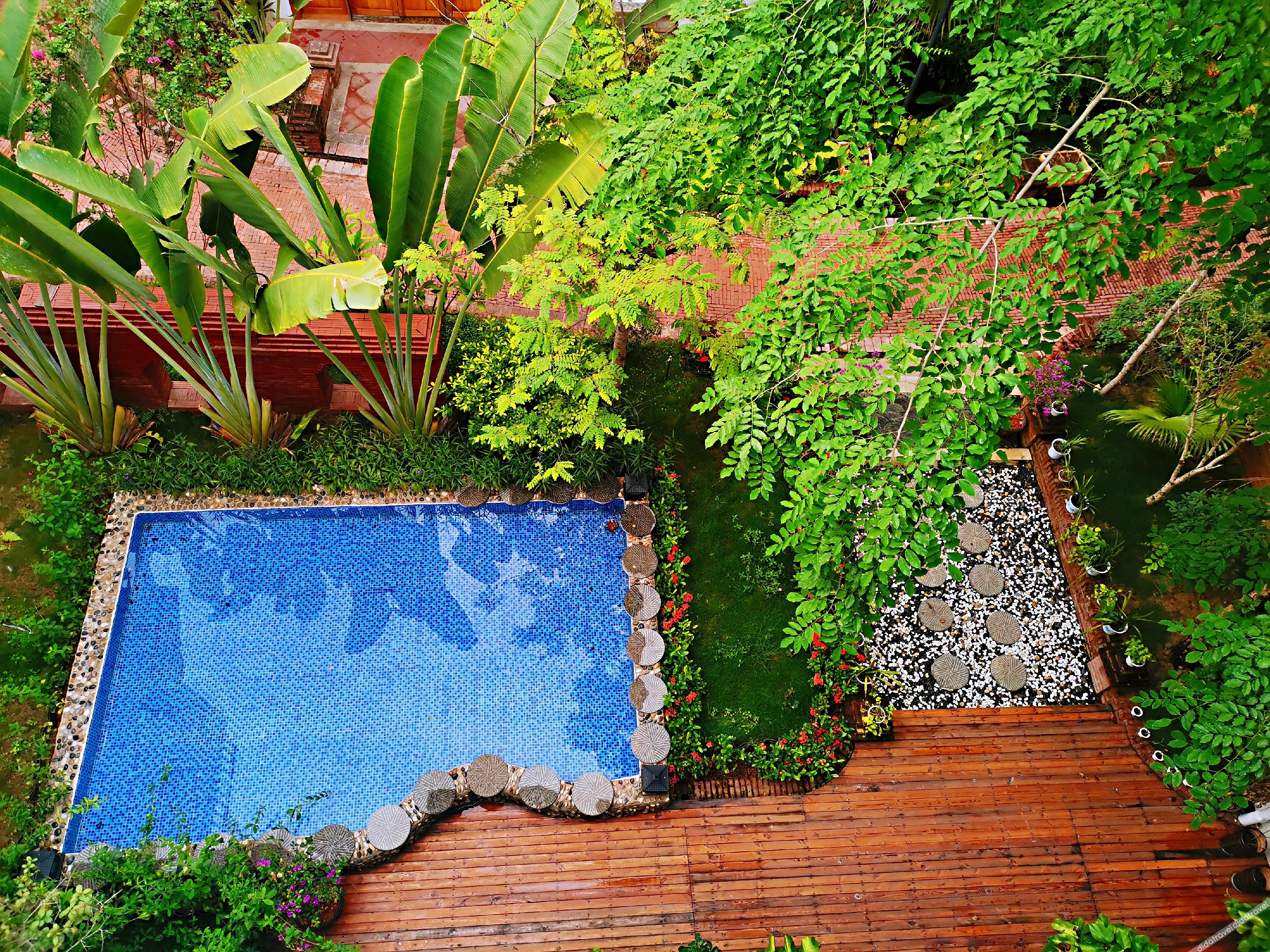 Xishuangbanna Flower Full court inn 3*