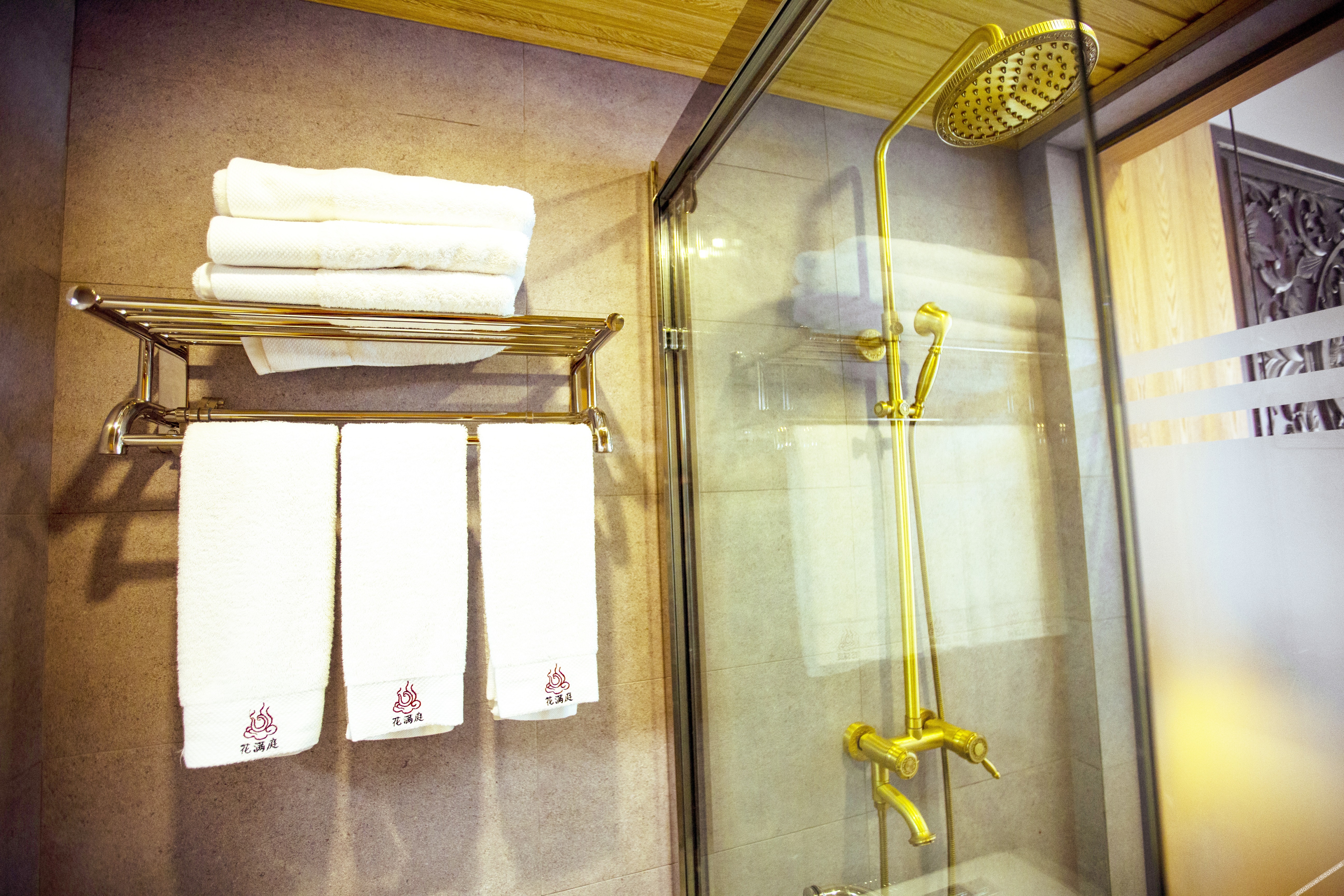 Xishuangbanna Flower Full court inn 3*