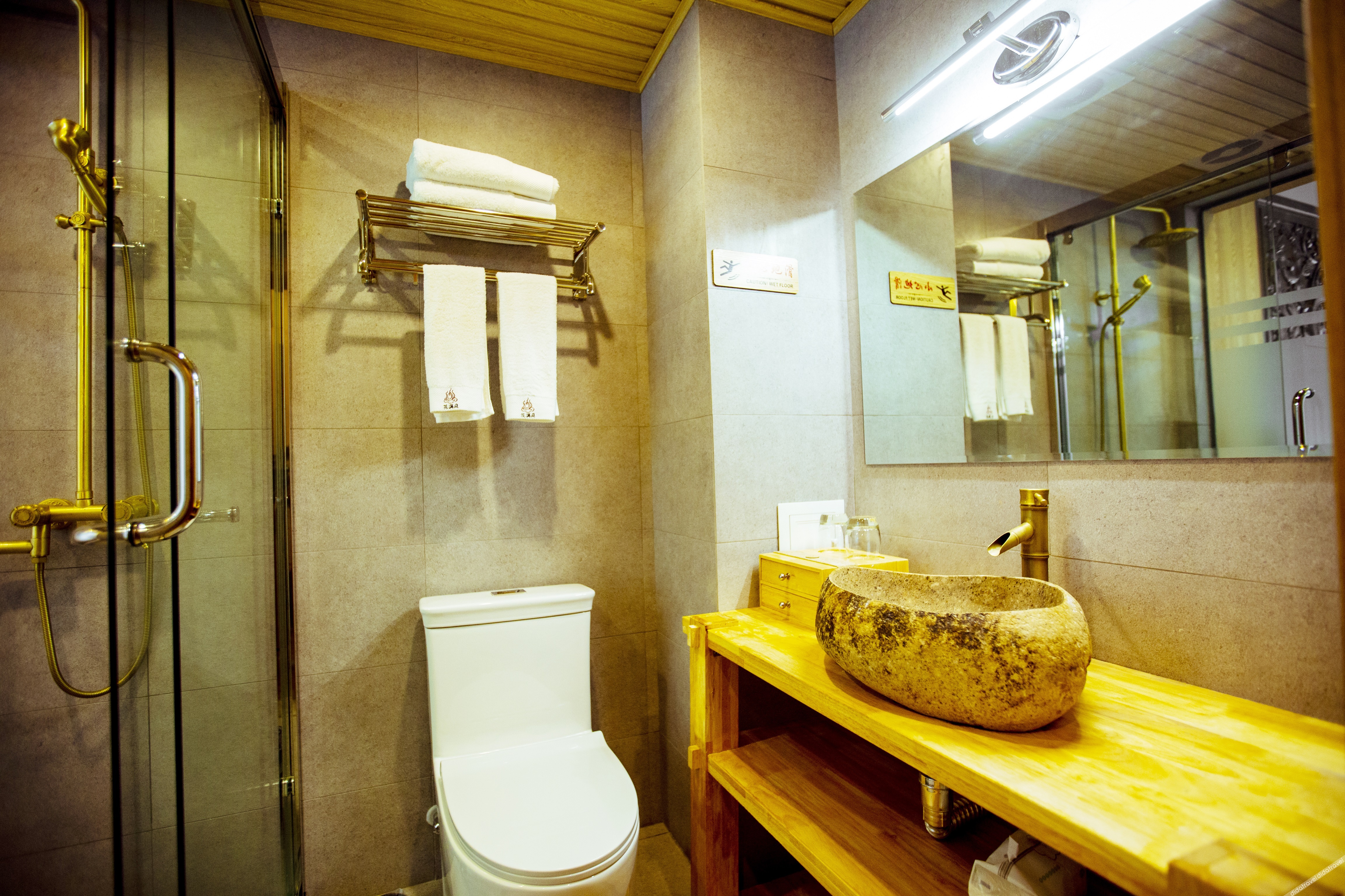 Xishuangbanna Flower Full court inn 3*