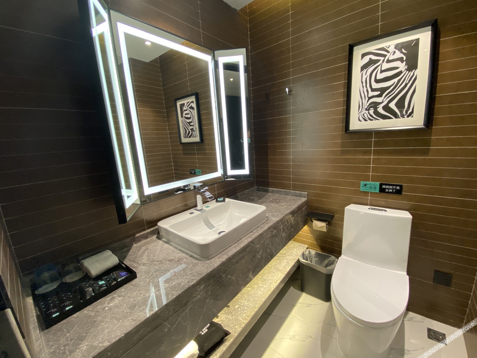 Xana Hotelle Hotel (Shenyang Railway Station Medical University First Hospital) 3*