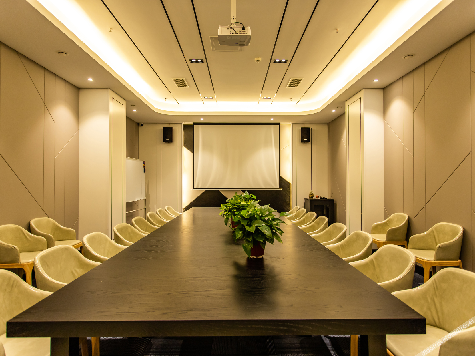 Xana Hotelle Hotel (Shenyang Railway Station Medical University First Hospital) 3*
