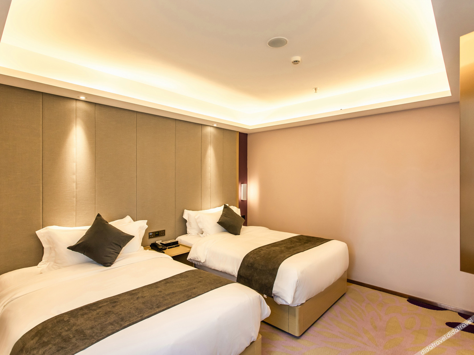Xana Hotelle Hotel (Shenyang Railway Station Medical University First Hospital) 3*