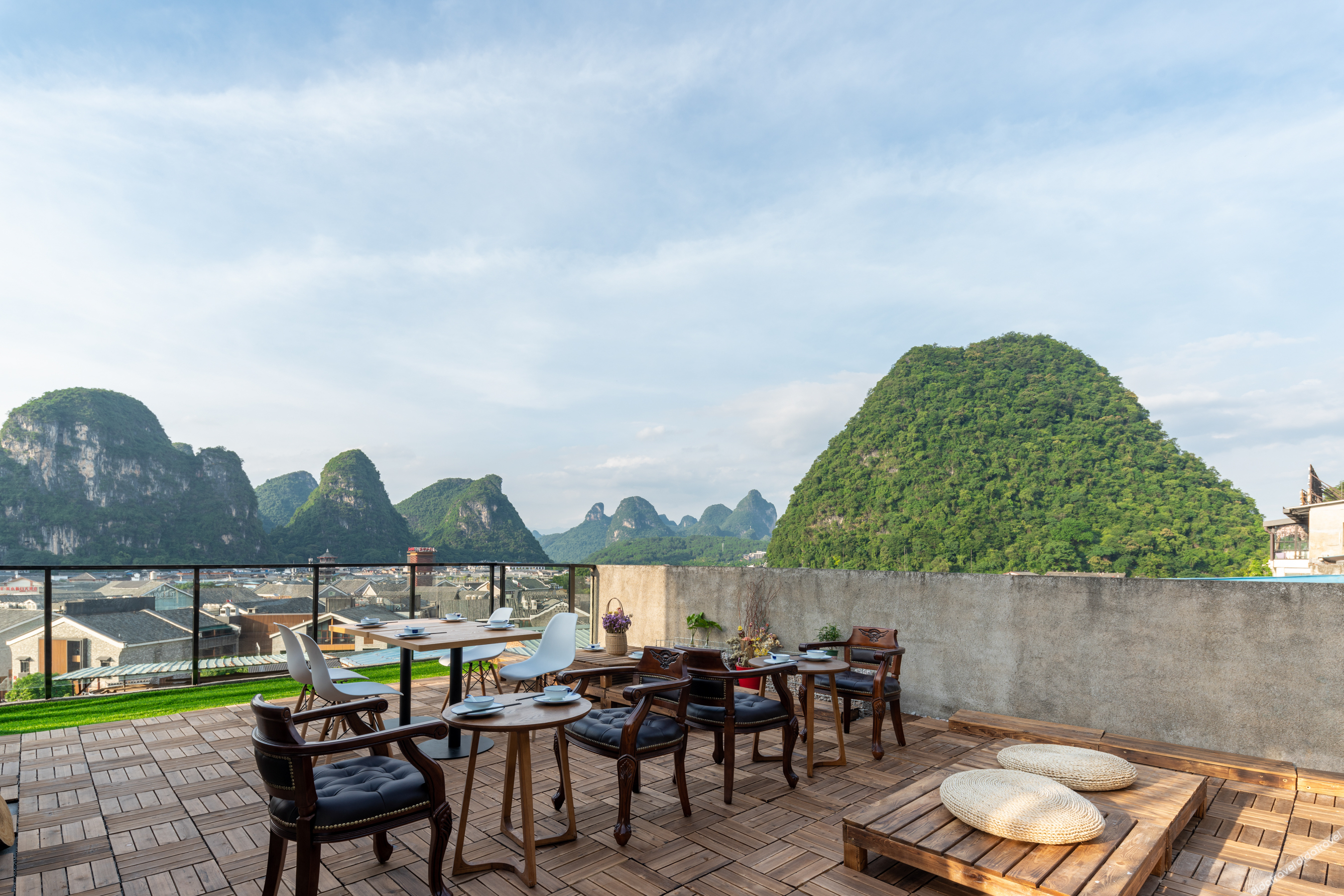Floral Hotel· Pantaoshu Hotel(Yangshuo West Street Lijiang Branch) 3*