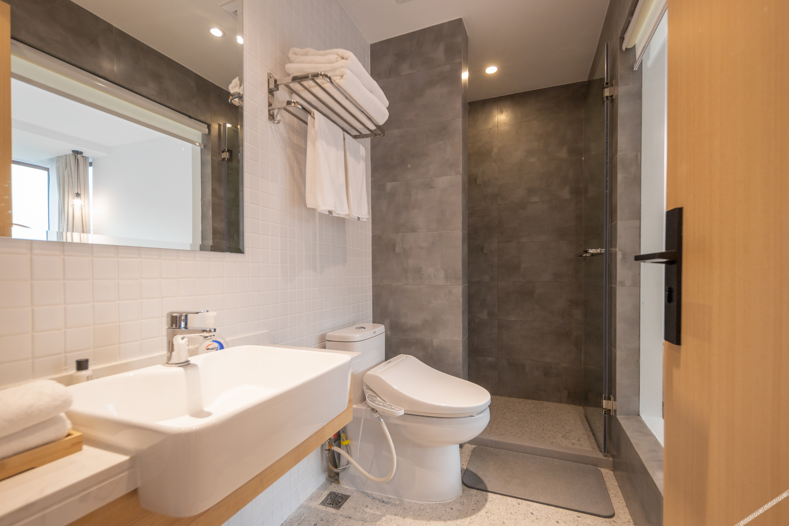 Floral Hotel· Shanghai Jiuxiang hotel (Chongming Forest Park store) 0*