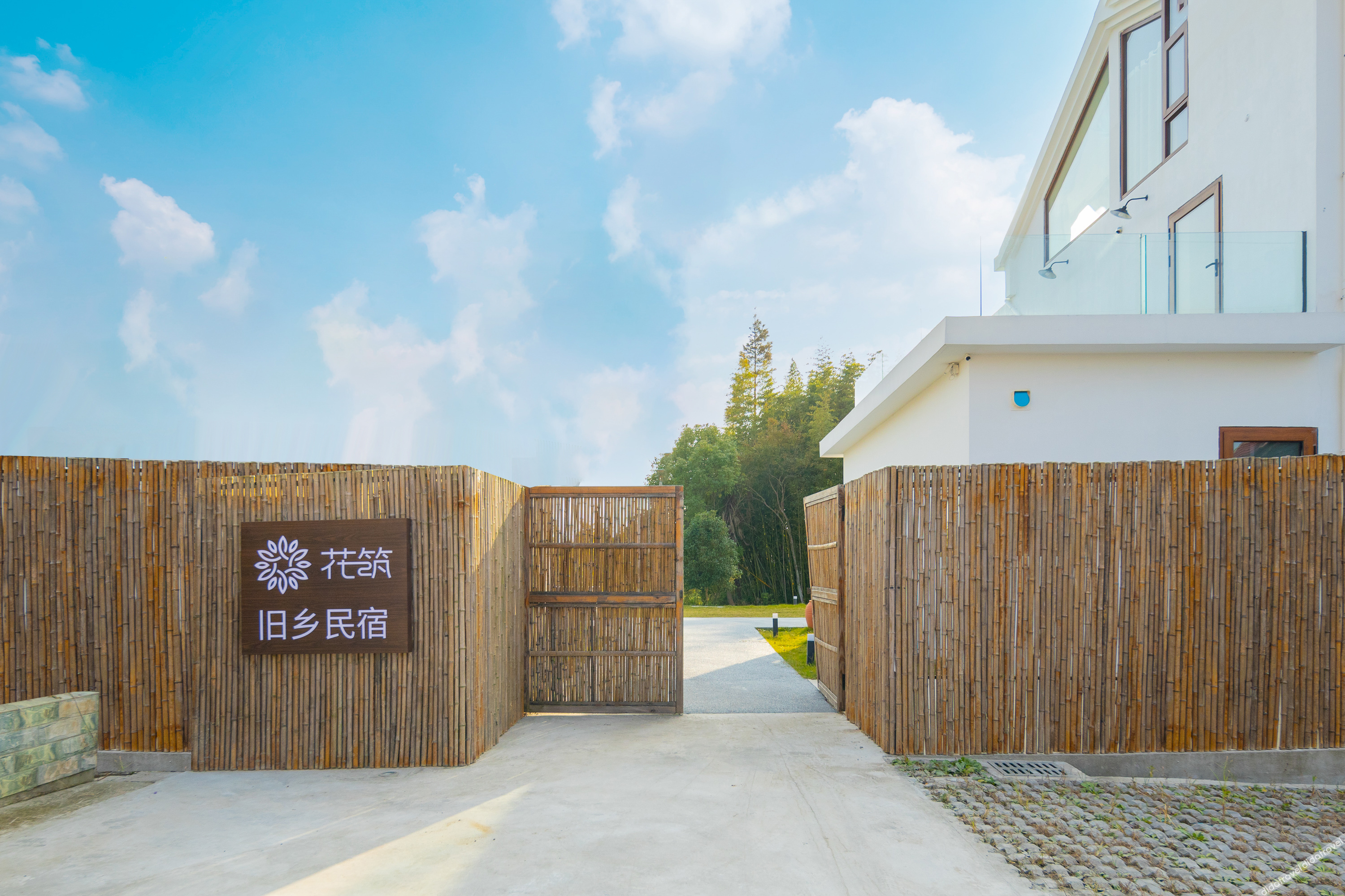 Floral Hotel· Shanghai Jiuxiang hotel (Chongming Forest Park store) 0*