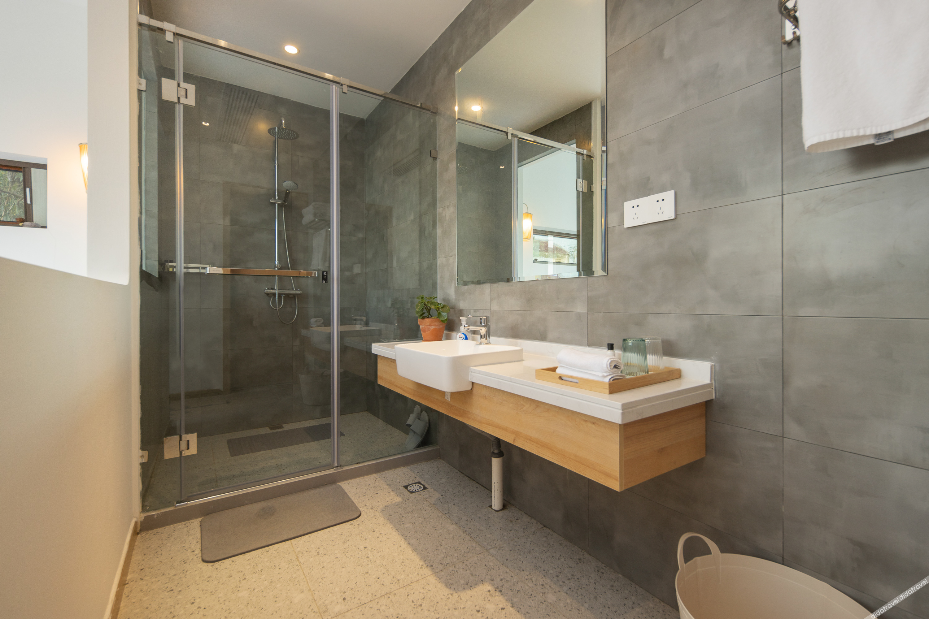 Floral Hotel· Shanghai Jiuxiang hotel (Chongming Forest Park store) 0*
