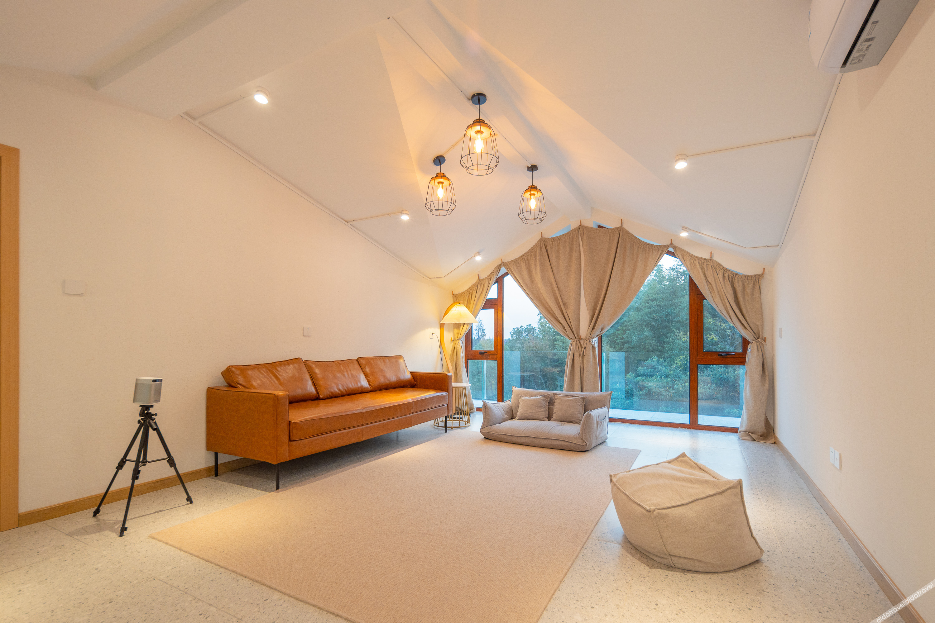 Floral Hotel· Shanghai Jiuxiang hotel (Chongming Forest Park store) 0*