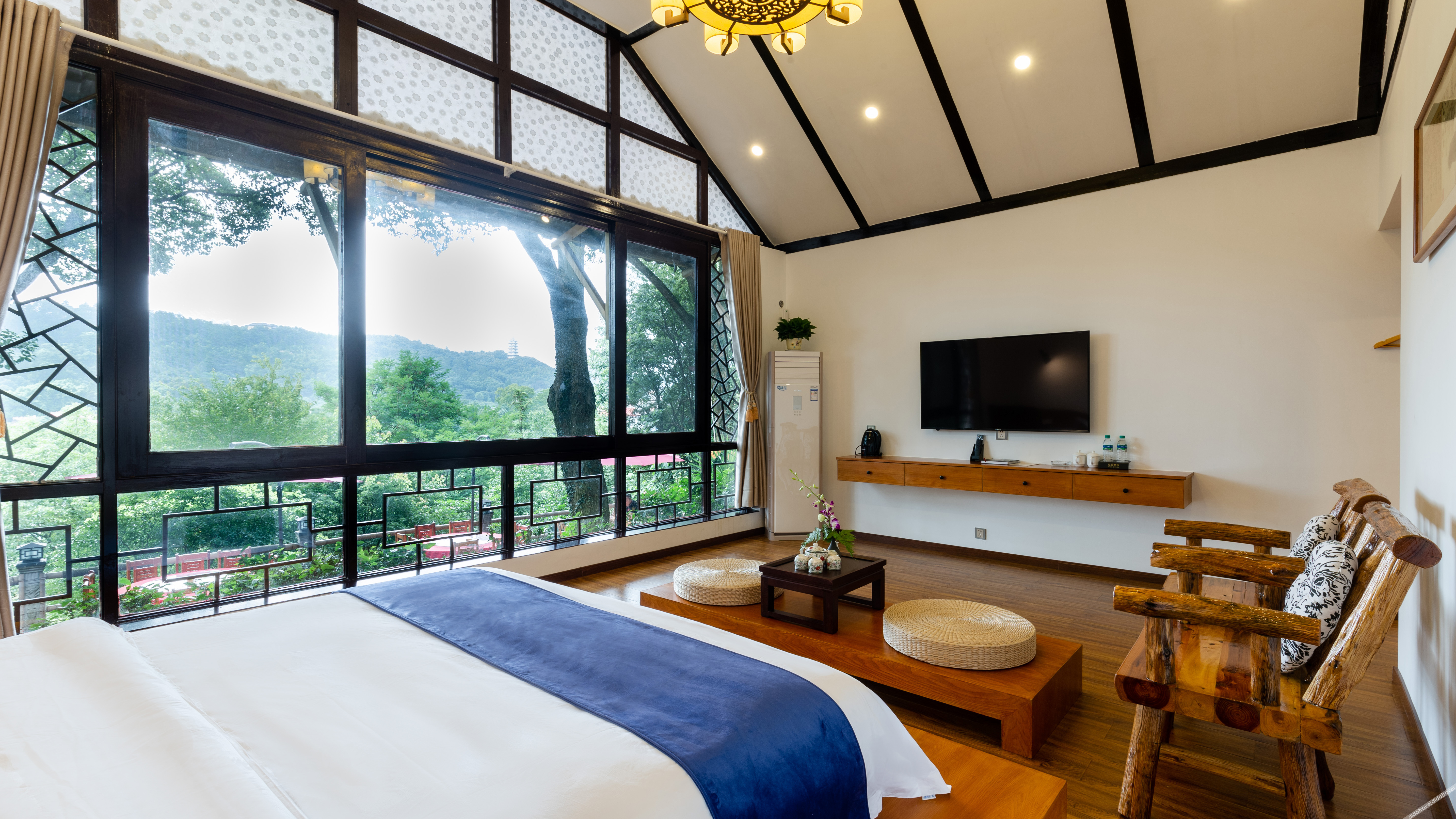 Floral Hotel·Laigui road Wang hotel (Donglin Temple Lushan cableway store) 3*