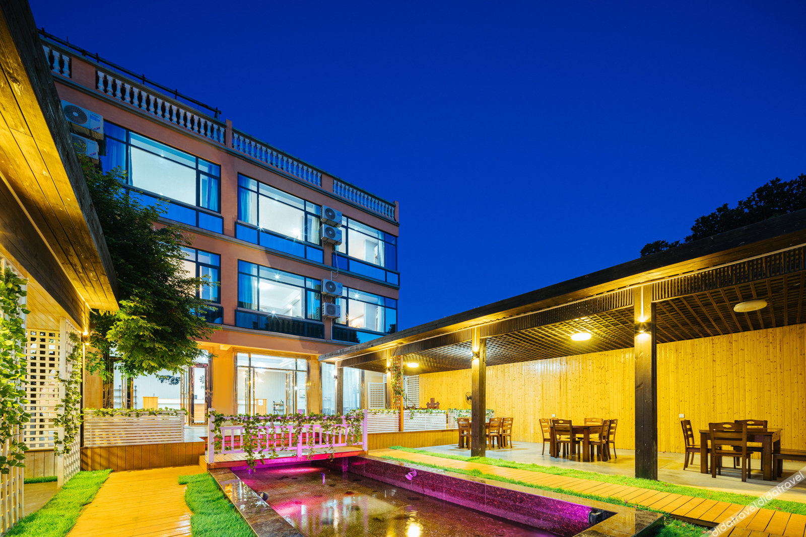 Floral Hotel · Weizhou Island Dynasty and Dusk hotel 3*